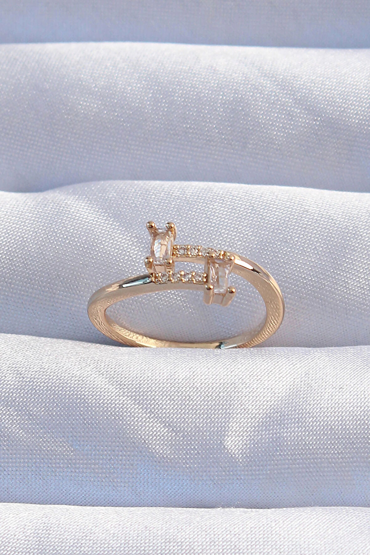 Dodes Pirinç Gold Renk Zirkon Taşlı Geometrik Ayarlanabilir Yüzük TG27BYK3239