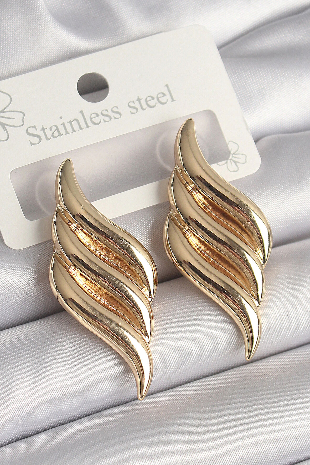 Dodes Dodes Pirinç Gold Renk 3 Sıra Dalga Model Kadın Küpe TG27BKP10237