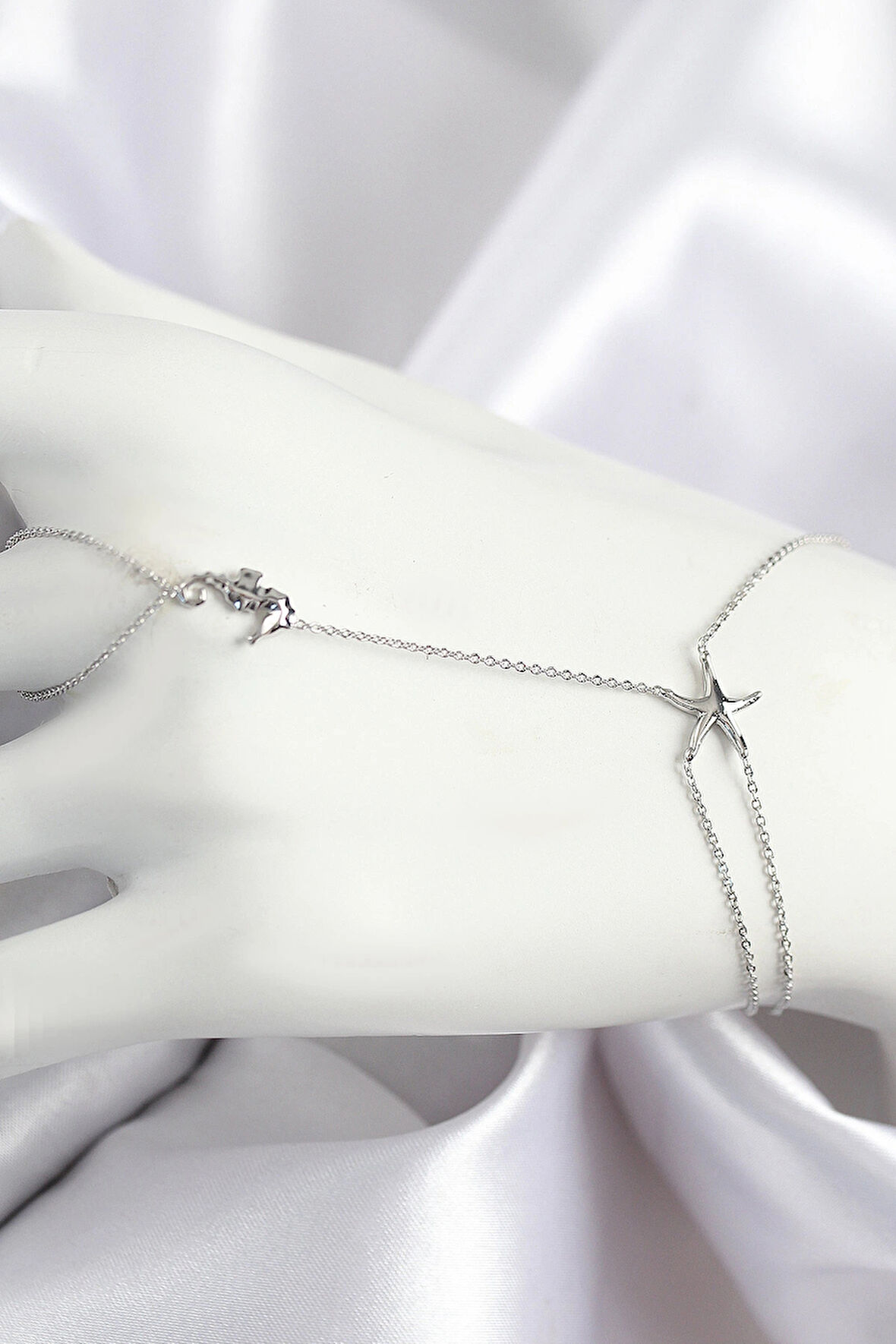 Dodes Dodes Pirinç Zirkon Taşlı Deniz Atı Ve Yıldız Model Gümüş Renk Şahmeran TG27SN712