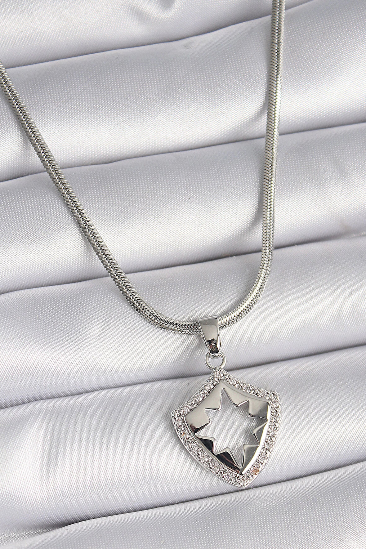 Dodes 316L Çelik Gümüş Renk İtalyan Zincir Zirkon Taşlı Kutup Yıldızı İşleme Model Kadın Kolye TG27BKO9535