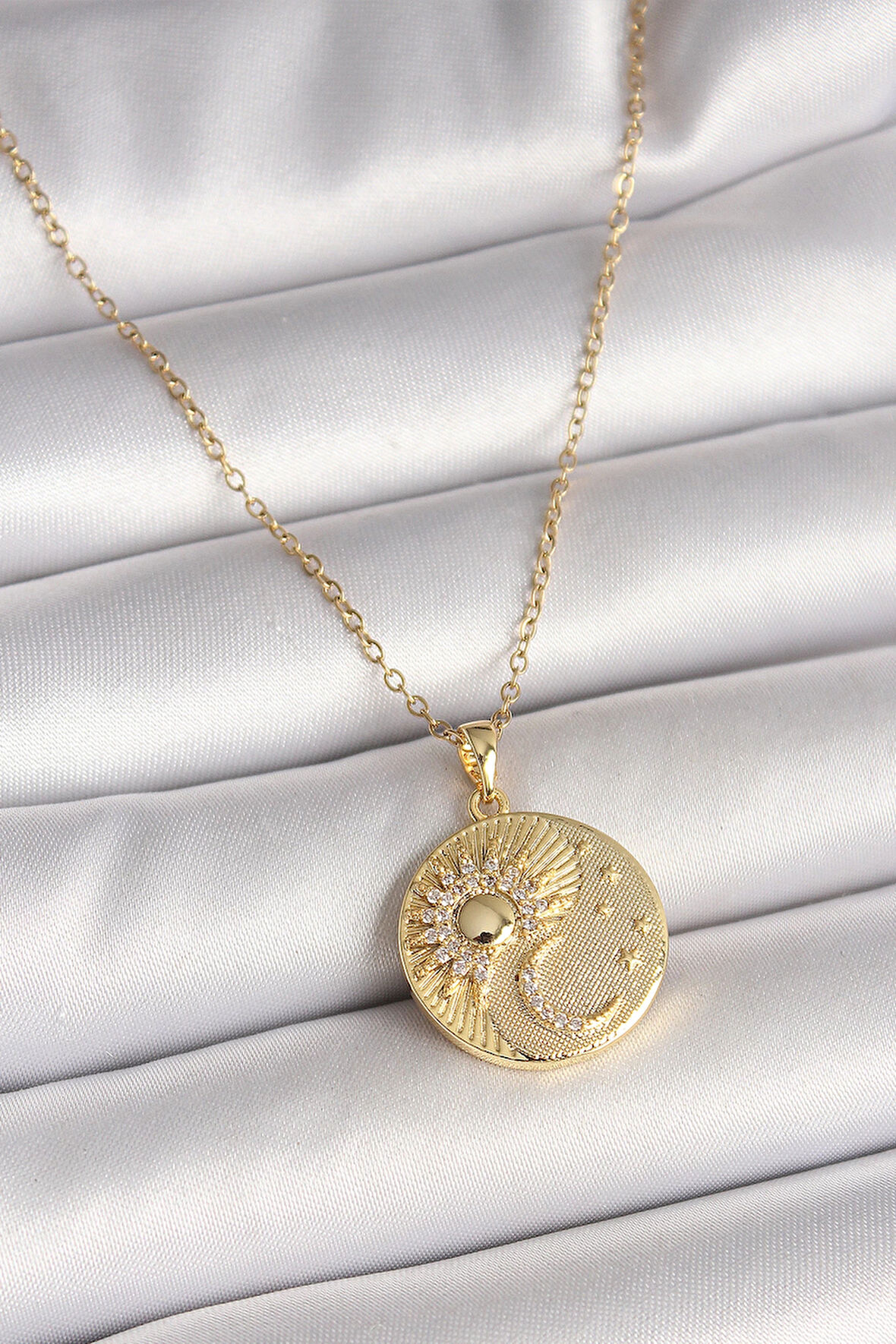 Dodes 316L Çelik Gold Renk Zincir Zirkon Taşlı Ay Güneş İşlemeli Madalyon Model Kadın Kolye TG27BKO9958