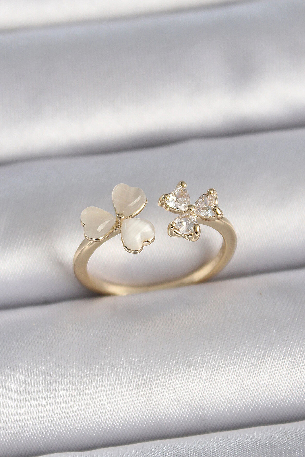 Dodes Dodes Pirinç Gold Renk Ayarlanabilir Zirkon Taşlı Kalp Beyaz Mineli Model Kadın Yüzük TG27BYK3388