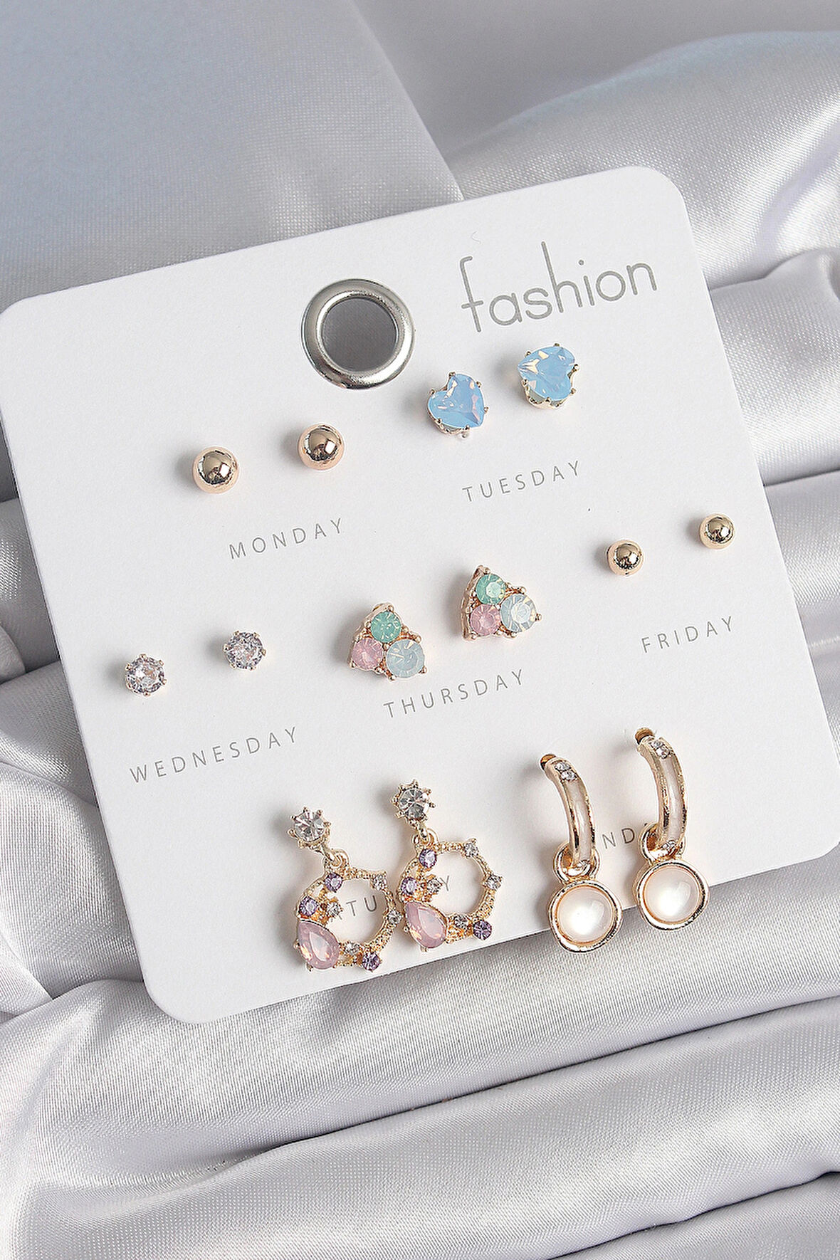 Dodes Dodes Pirinç Gold Renk Zirkon Taşlı Sallantı Halka Figür Kalp Detay 7 Çift Kadın Küpe TG27BKP10533