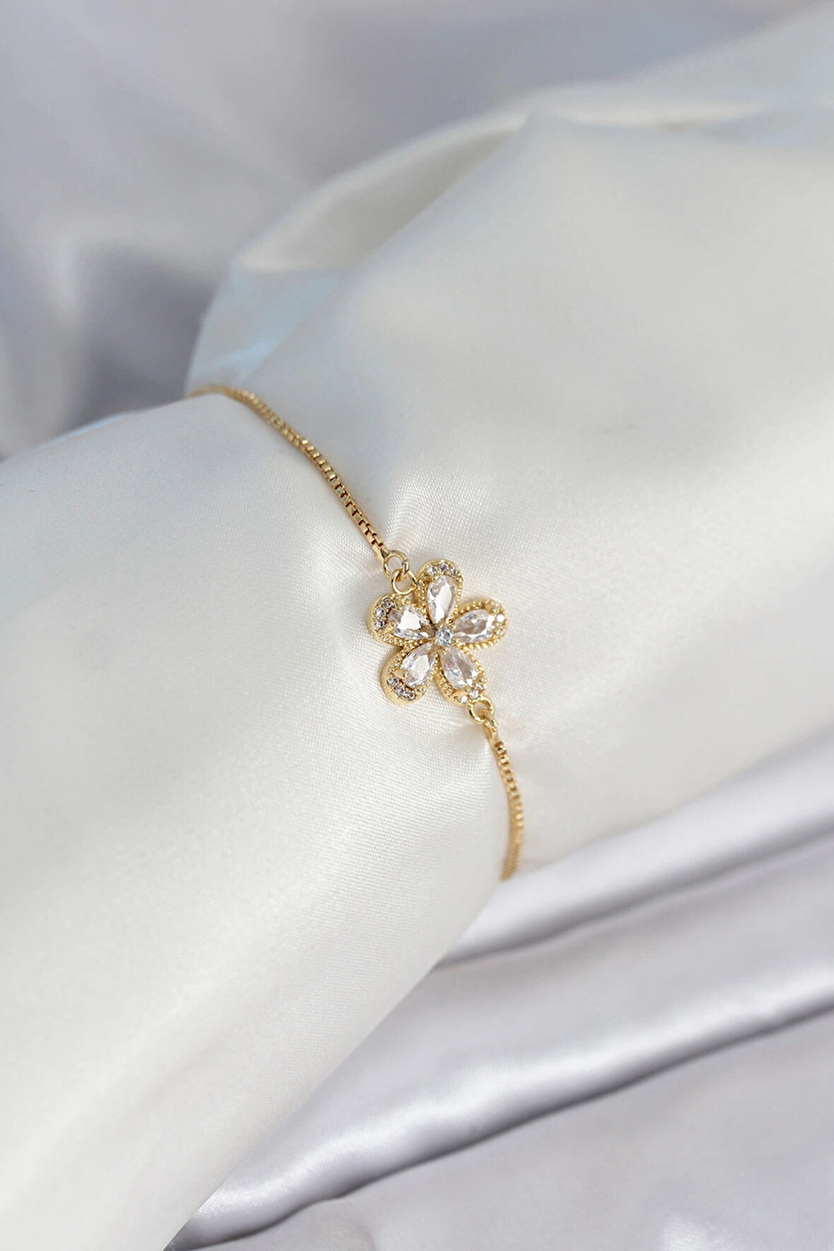 Dodes Dodes Çiçek Model Asansörlü Gold Renk Kadın Bileklik TG27BB8011