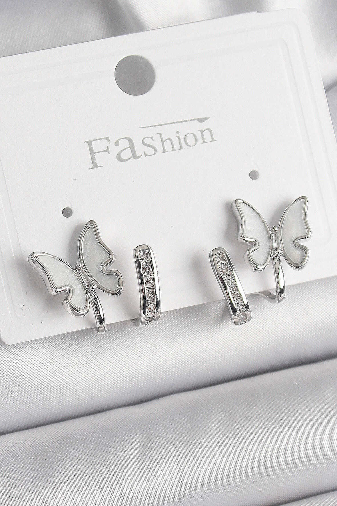 Dodes Pirinç Gümüş Renk Zirkon Taş Detaylı Beyaz Sedefli Kelebek Model Kadın Küpe TG27BKP9869