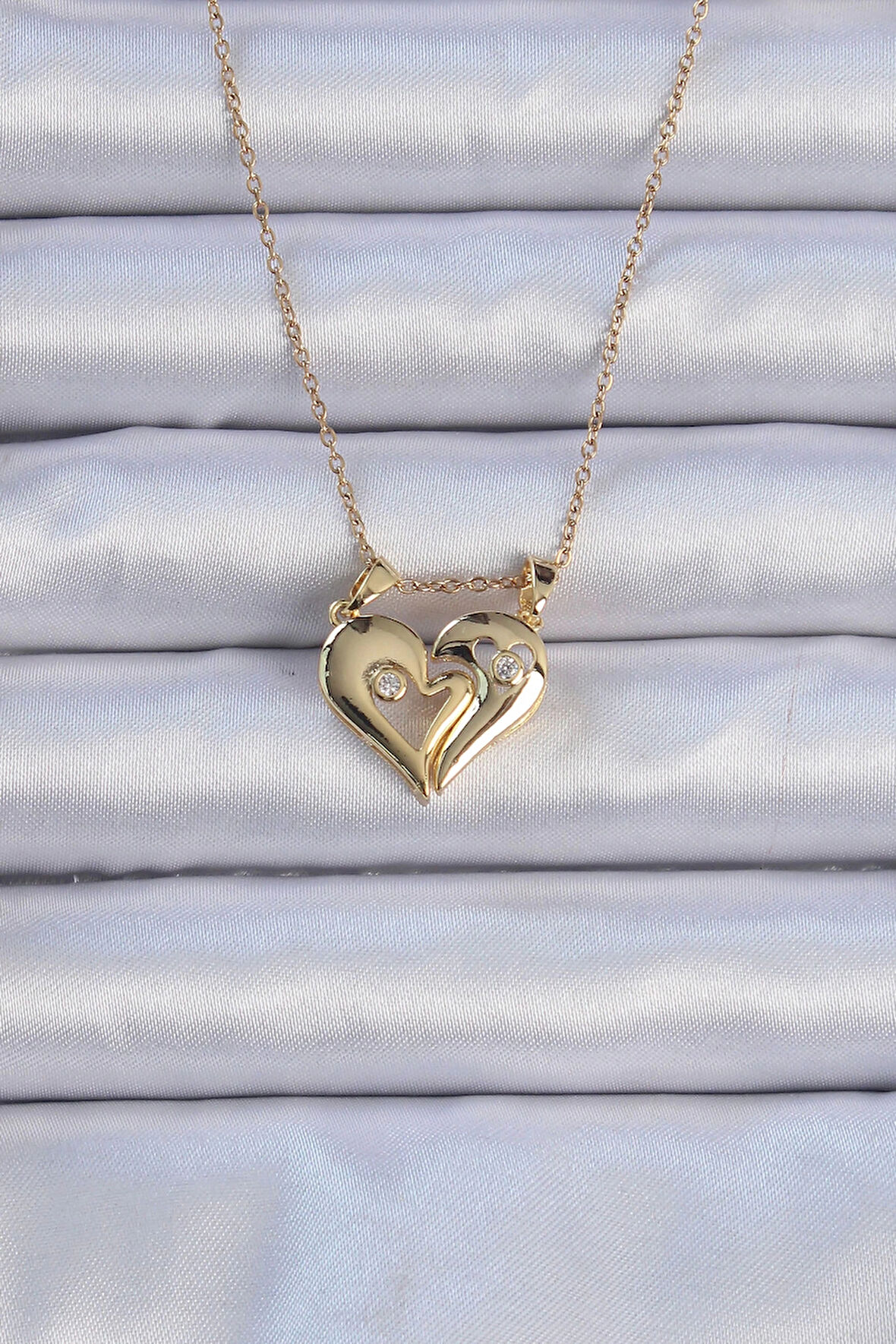 Dodes 316L Çelik Zincir Altın Renk Zirkon Taşlı Mıknatıslı Kalp Kolye TG27BKO9081