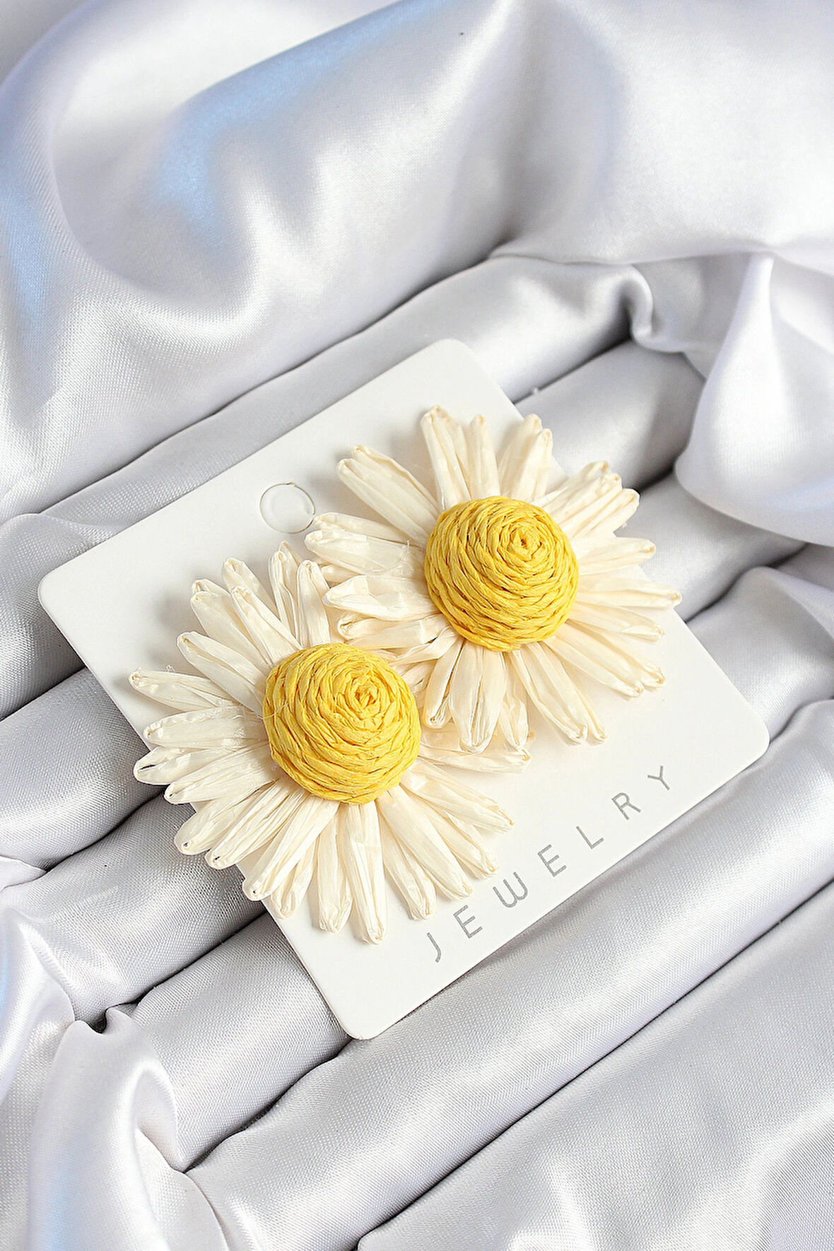 Dodes Dodes Papatya Model Beyaz Ve Sarı Renk Kadın Küpe TG27BKP10635