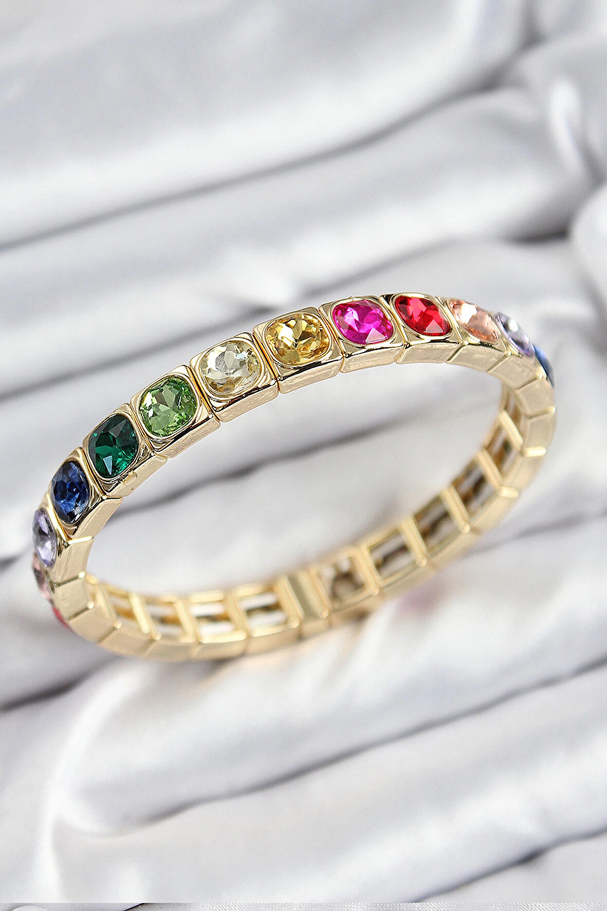 Dodes Pirinç Karışık Zirkon Taşlı Kare Model Gold Renk Lastikli Kadın Bileklik TG27BB7498