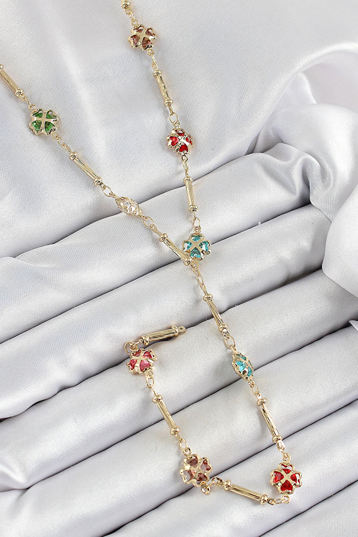 Dodes Pirinç Asorti Kalpli Yonca Model Gold Renk Zirkon Taşlı Y Kolye TG27BKO10255