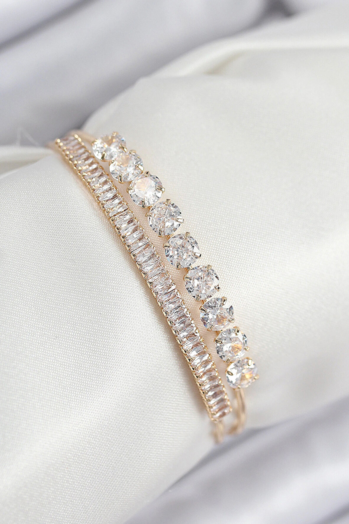 Dodes Dodes Pirinç Zirkon Taşlı Su Yolu Model Gold Renk Kadın Bileklik TG27BB7881