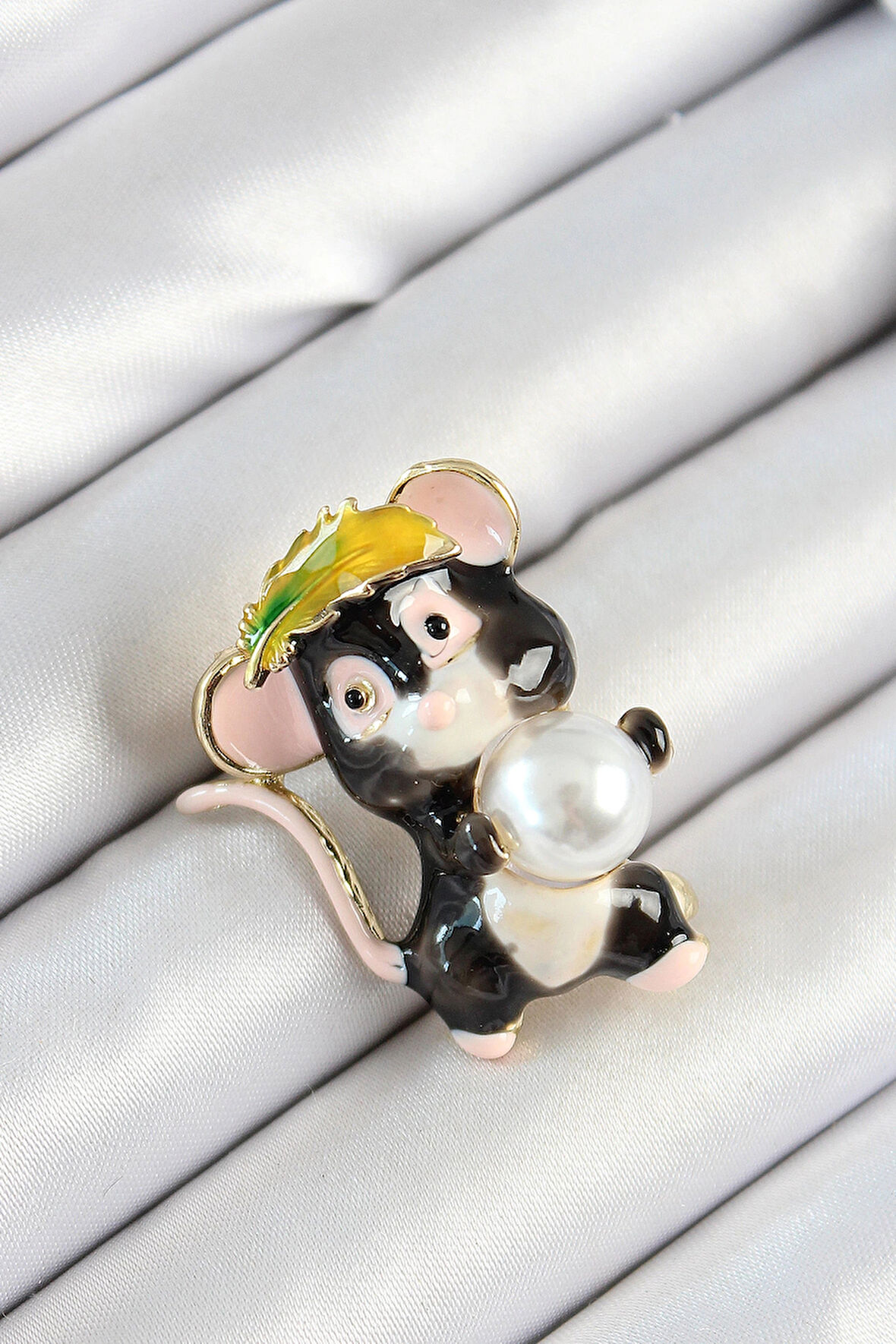 Dodes İnci Detaylı Siyah Ve Pembe 3D Sevimli Fare Figürlü Gold Renk Kadın Broş TG27BR437