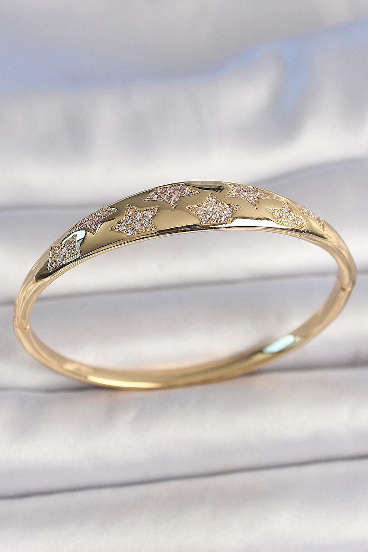 Dodes Pirinç Gold Renk Zirkon Taşlı Yıldız İşlemeli Kadın Kelepçe TG27BB6922