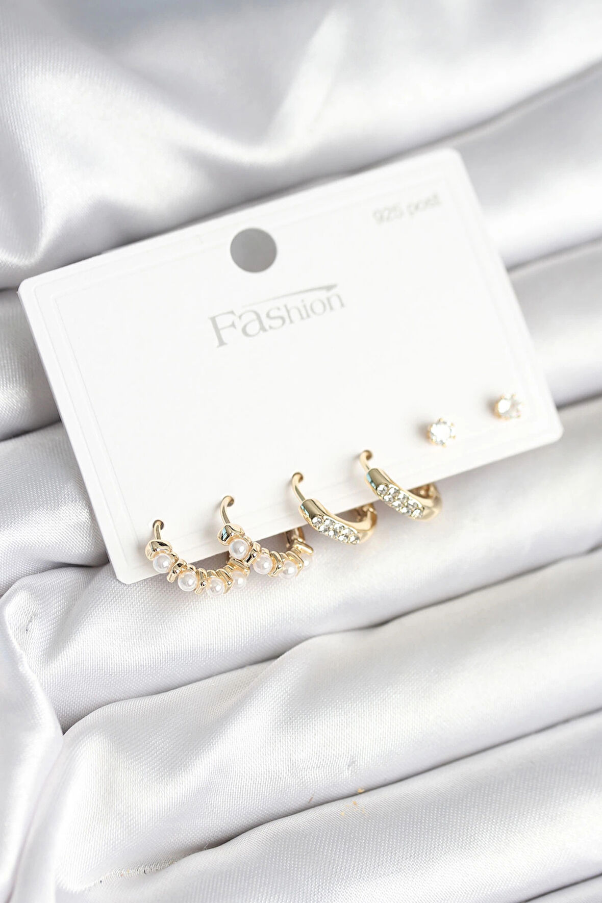 Dodes Pirinç Gold Renk Zirkon Taşlı ve İncili Model 925 Ayar Gümüş Çivi Kadın Küpe Seti TG27BKP11277