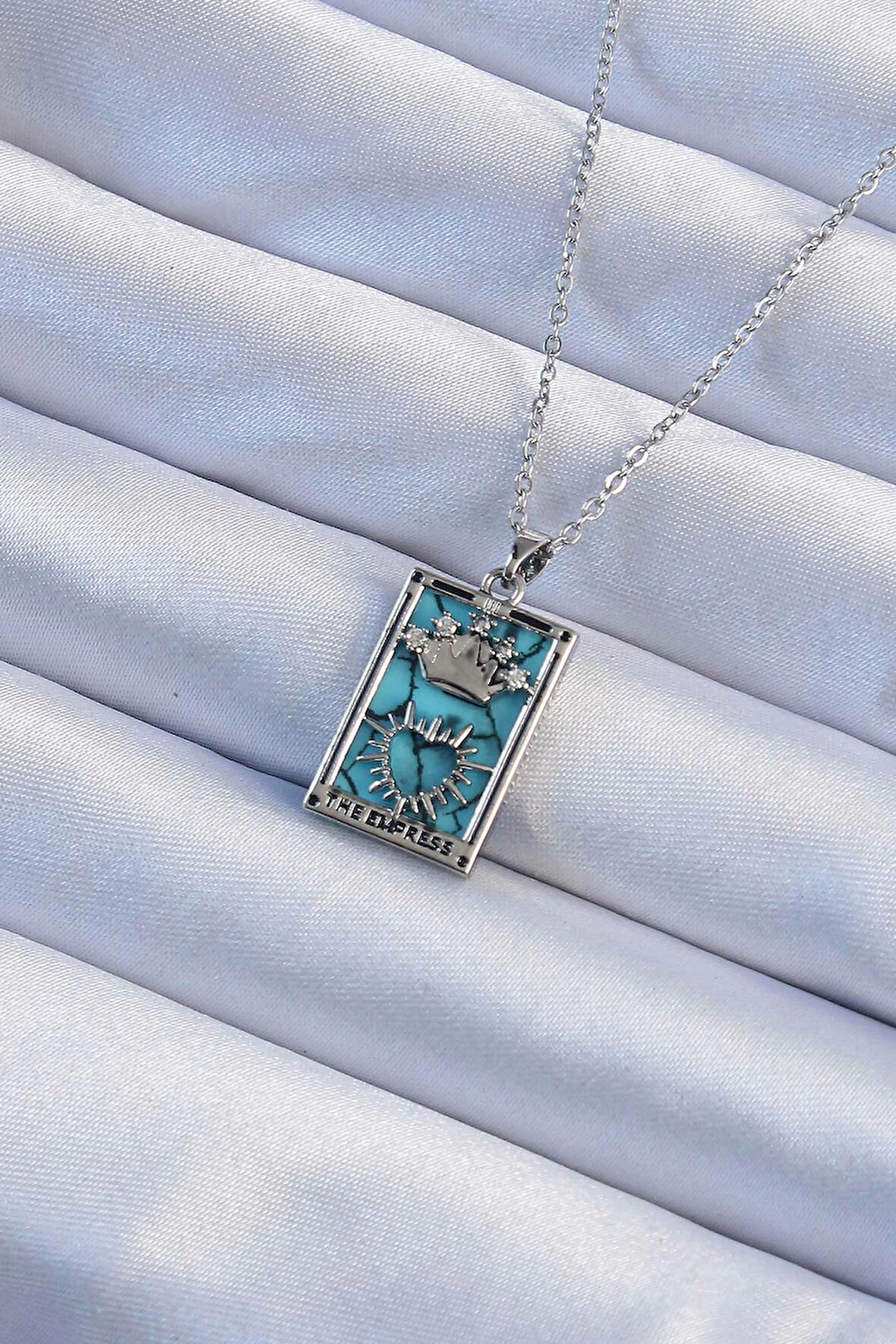 Dodes Dodes 316L Çelik Zincir Gümüş Renk Zirkon Taşlı Mavi Mermer Desenli Taç Model Tarot Kolye TG27BKO9244