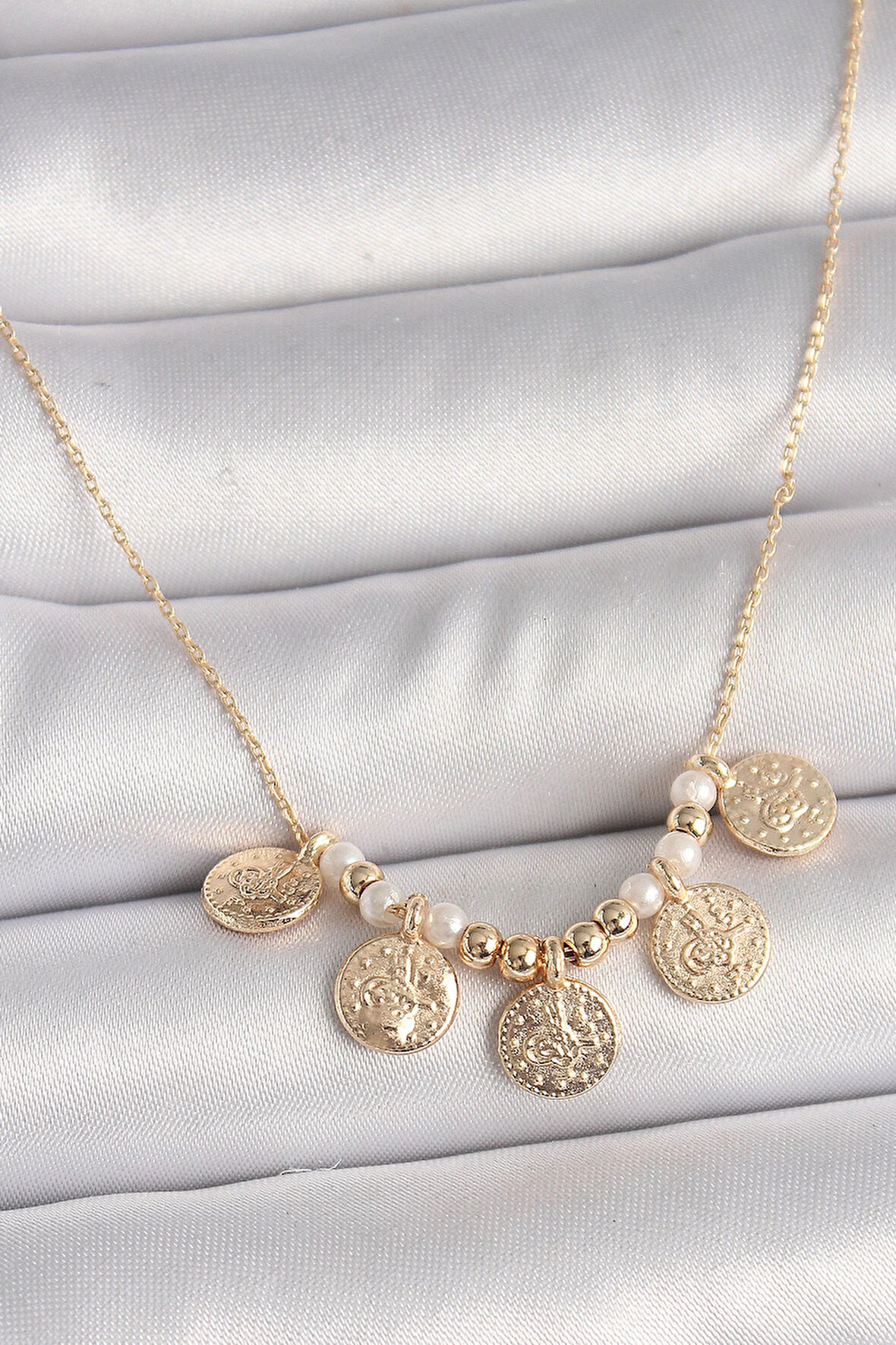 Dodes Pirinç Gold Renk 5'Li Osmanlı Tuğra Figür İnci Detay Kadın Kolye TG27BKO9825