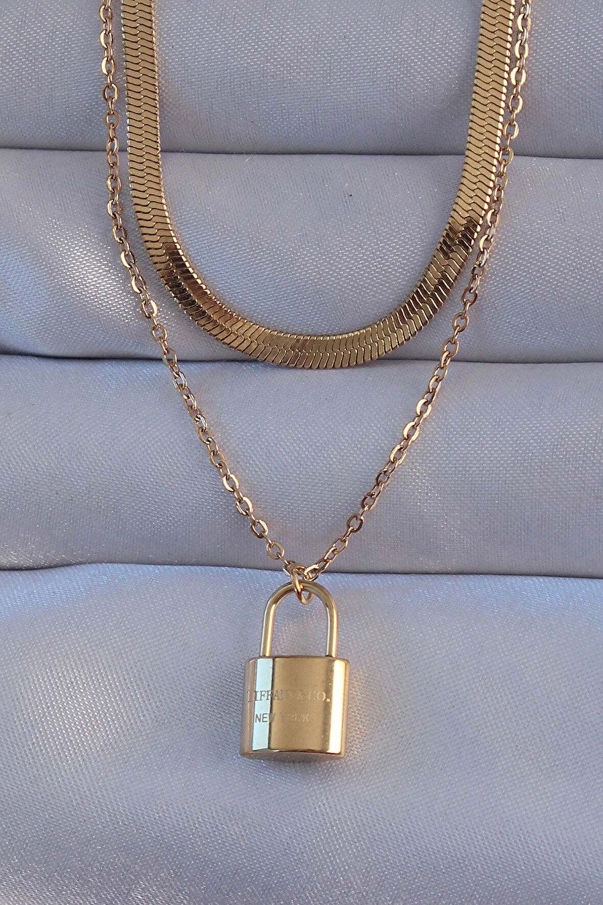 Dodes Dodes 316L Çelik Gold Renk Çift Zincir Kilit Model Kolye TG27BKO8941