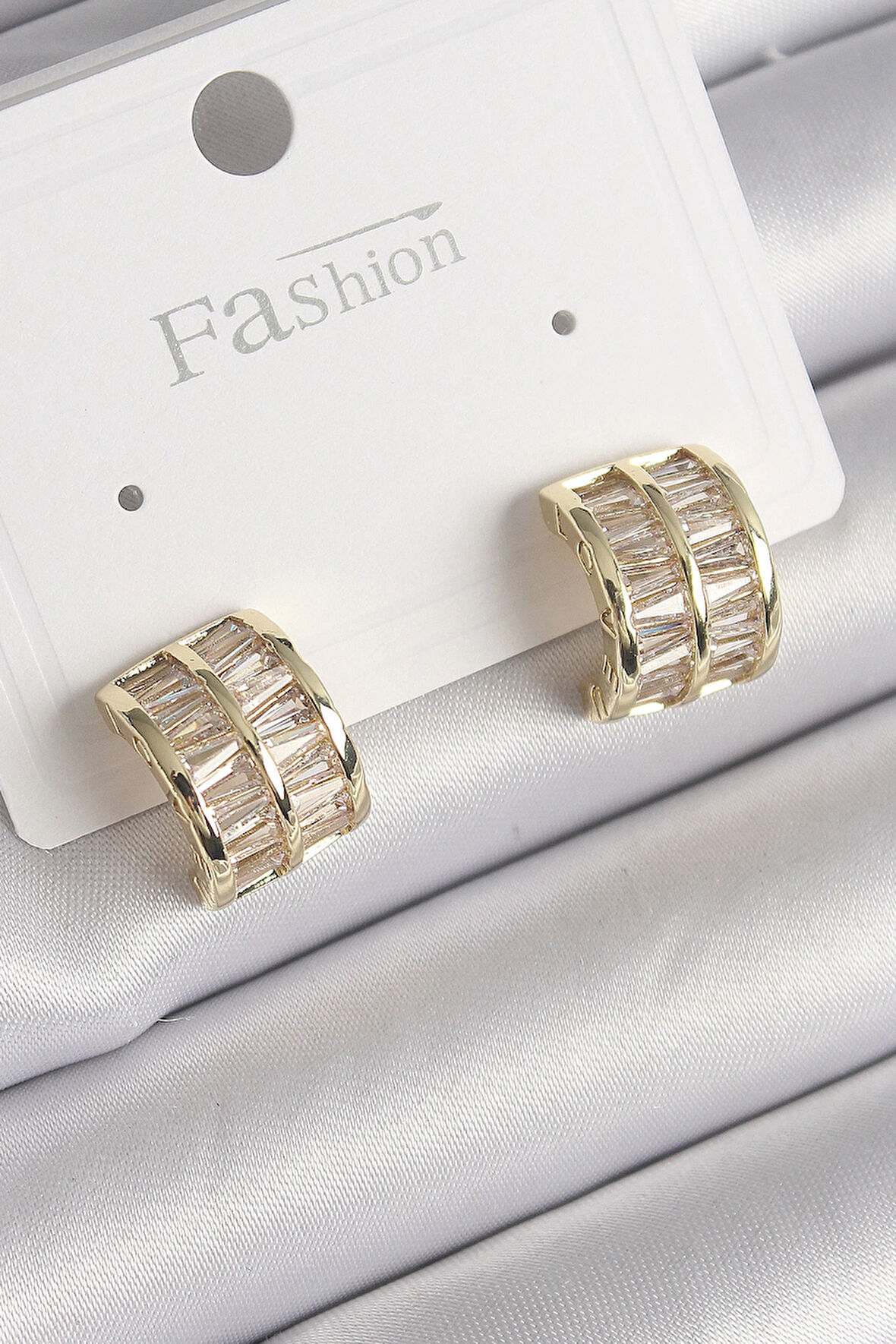 Dodes Pirinç Gold Renk Çift Sıra Zirkon Taşlı Kadın Küpe TG27BKP9756