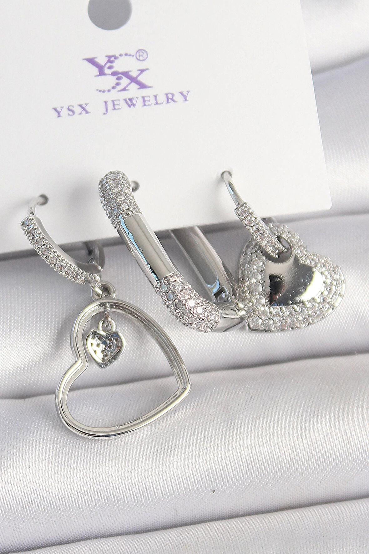 Dodes Pirinç Gümüş Renk Sallantı Zirkon Taşlı Kalp Model 3'Lü Kadın Kombin Küpe TG27BKP10442