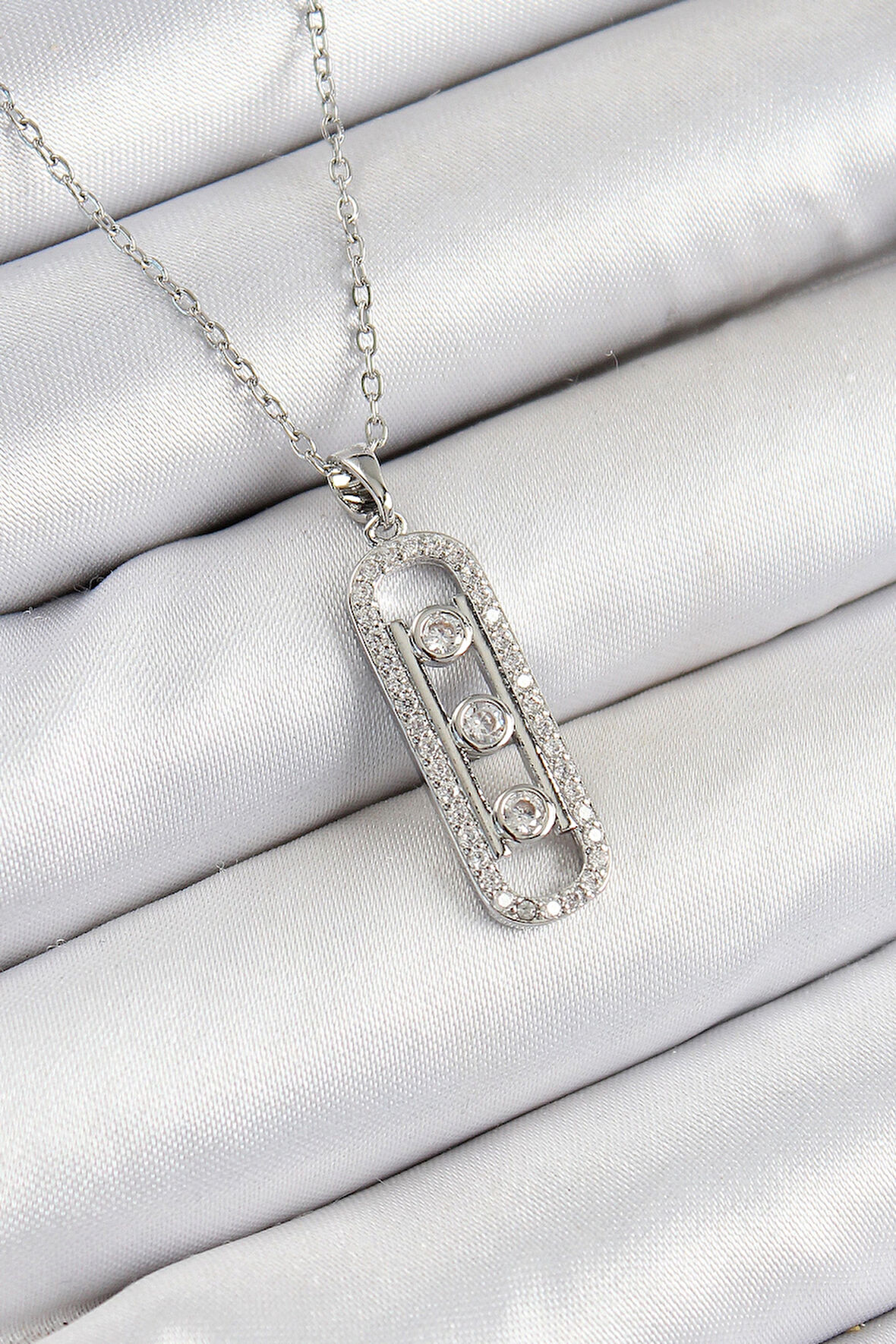 Dodes 316L Çelik Zirkon Taşlı Messika Model Gümüş Renk Kadın Kolye TG27BKO10346