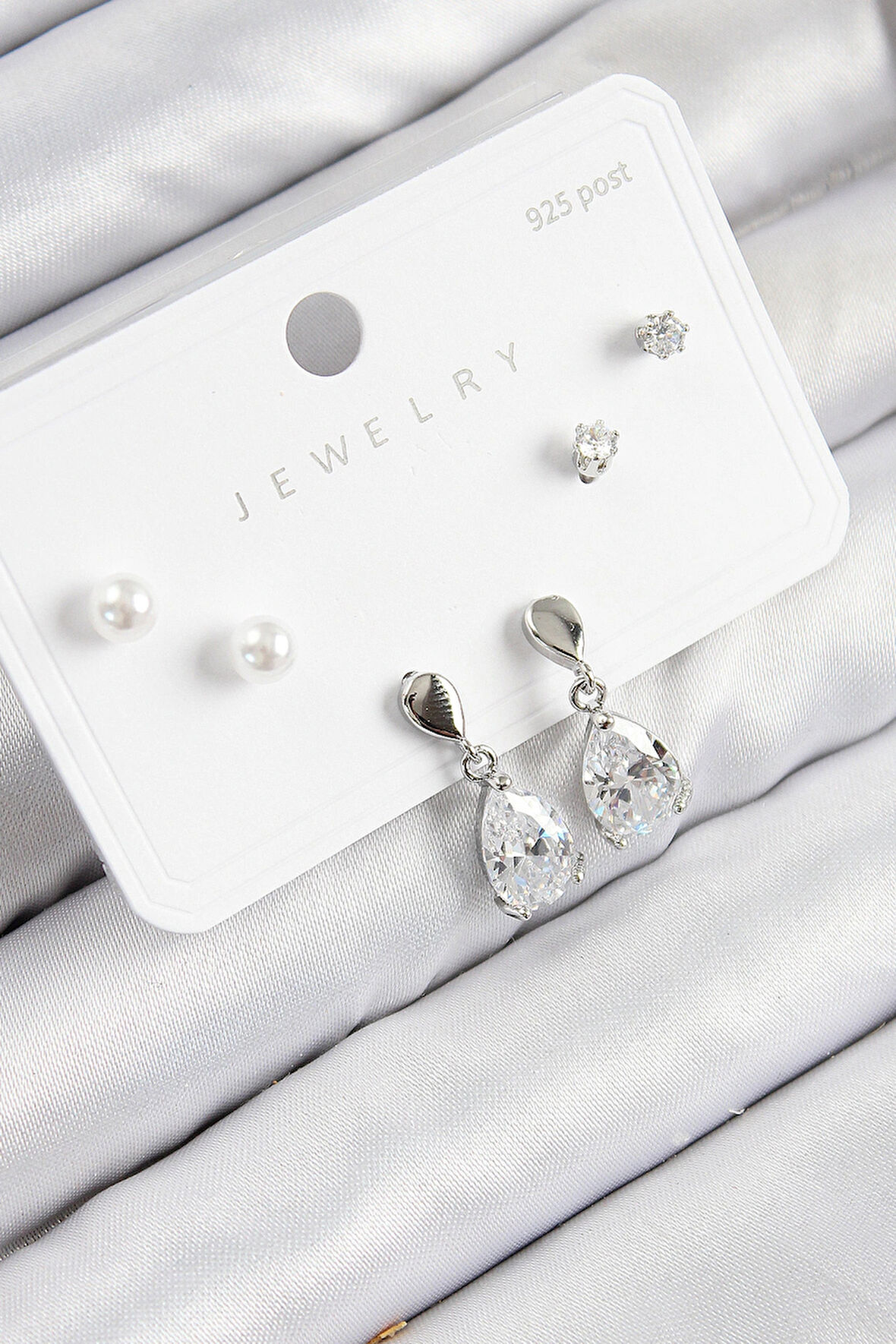 Dodes Dodes Pirinç Zirkon Taşlı Sallantılı Damla Model Gümüş Renk 925 Ayar Gümüş Çivi Kadın Küpe Set TG27BKP11171