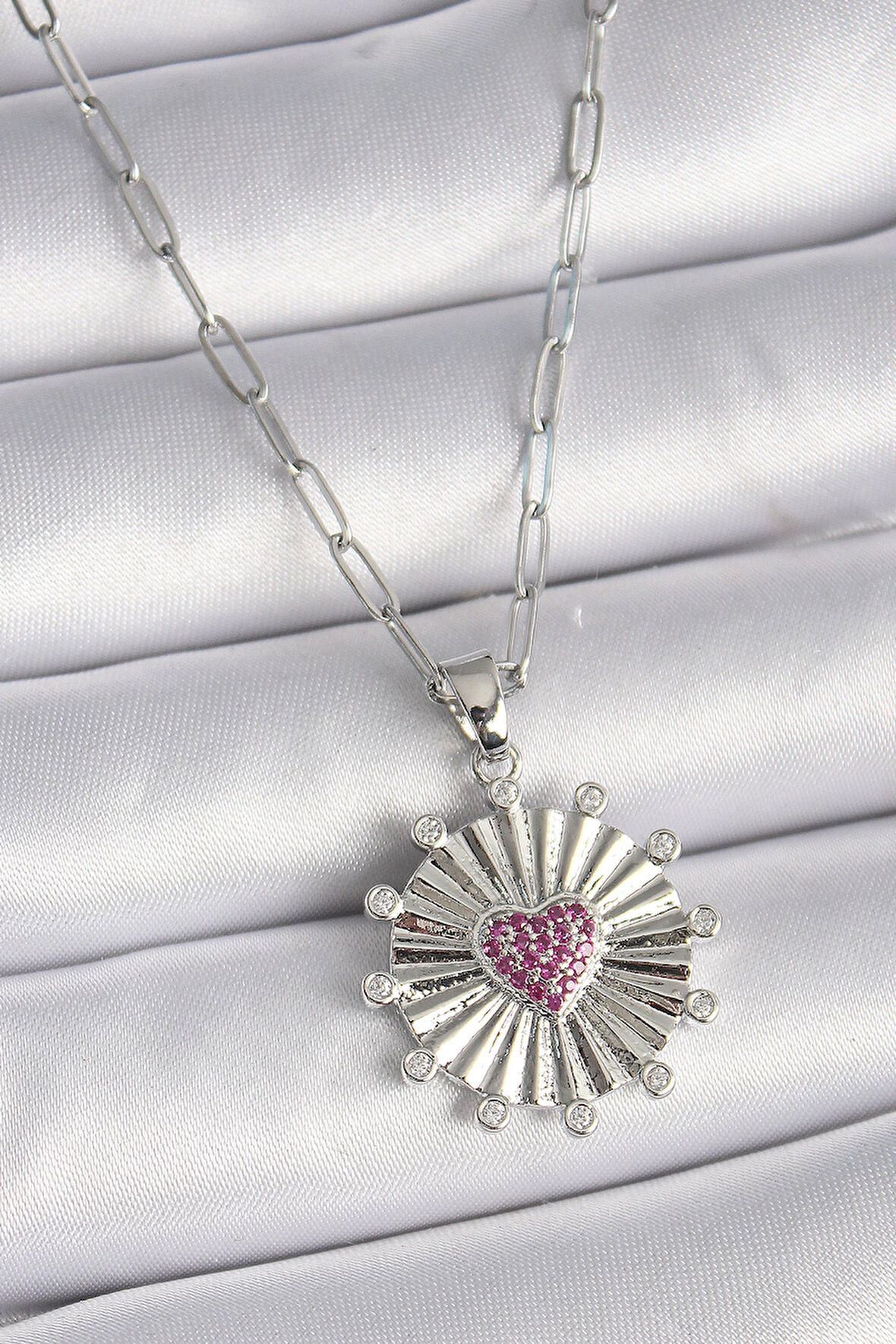 Dodes 316L Çelik Gümüş Renk Pembe Zirkon Taşlı Kalp İşleme Madalyon Model Kadın Kolye TG27BKO9533