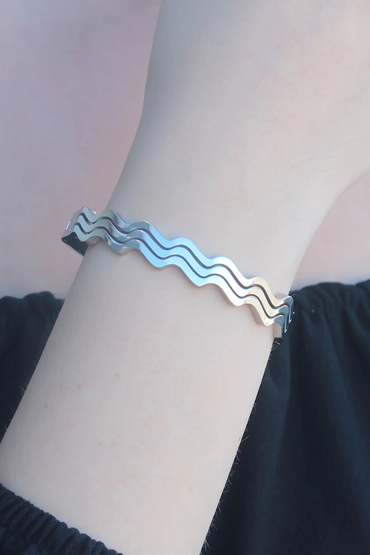 Dodes 316L Kararmaz Çelik Gümüş Renk Dalga Model Kelepçe Kadın Bileklik TG27BB4636