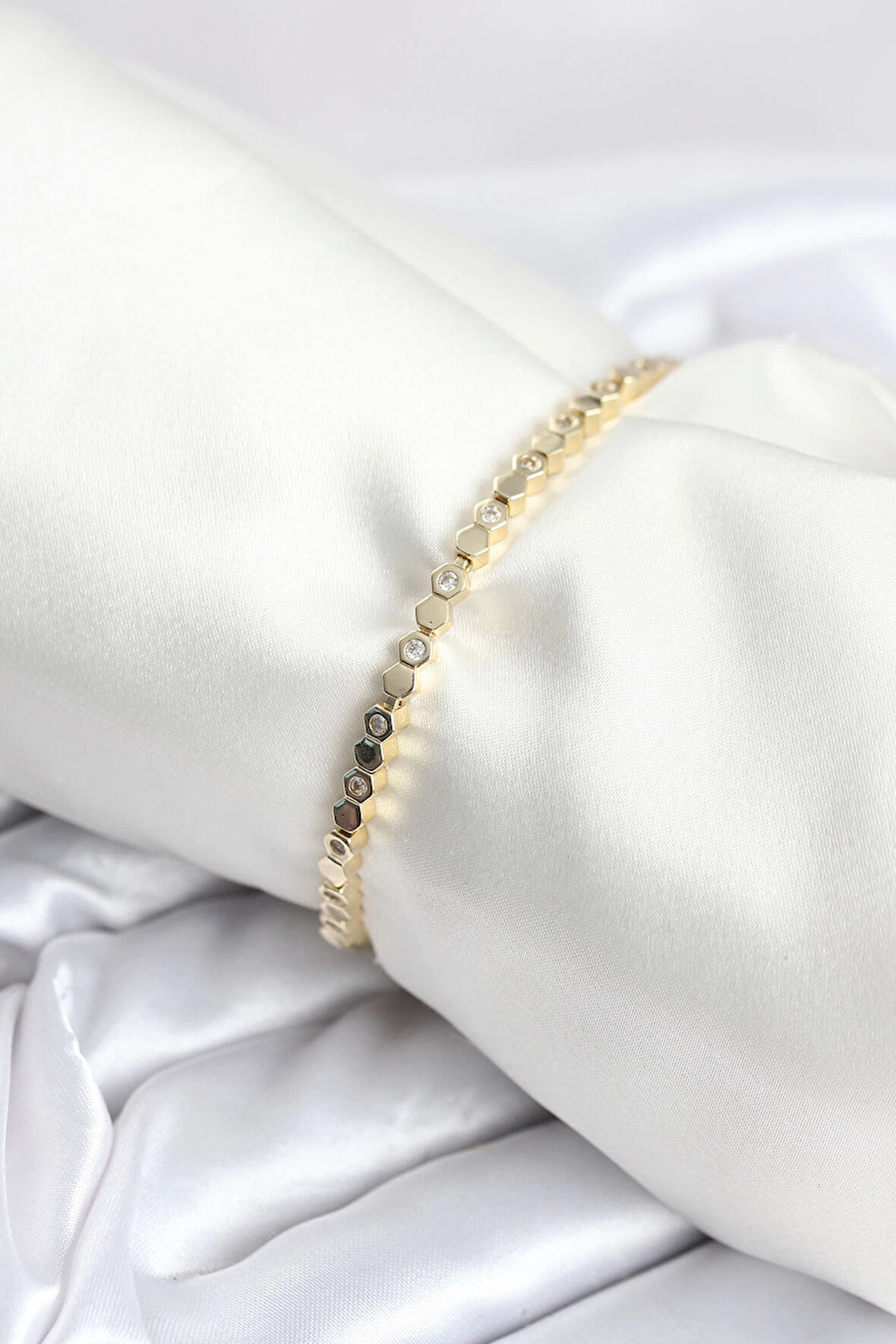 Dodes Pirinç Gold Renk İnce Petek Model Kadın Bileklik TG27BB8025