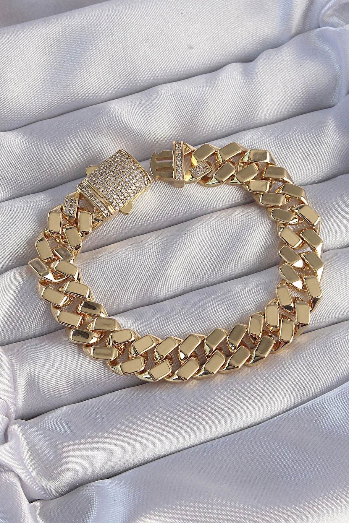 Dodes Vip Seri Gurmet Zirkon Taşlı Gold Renk Bileklik TG27BB6173