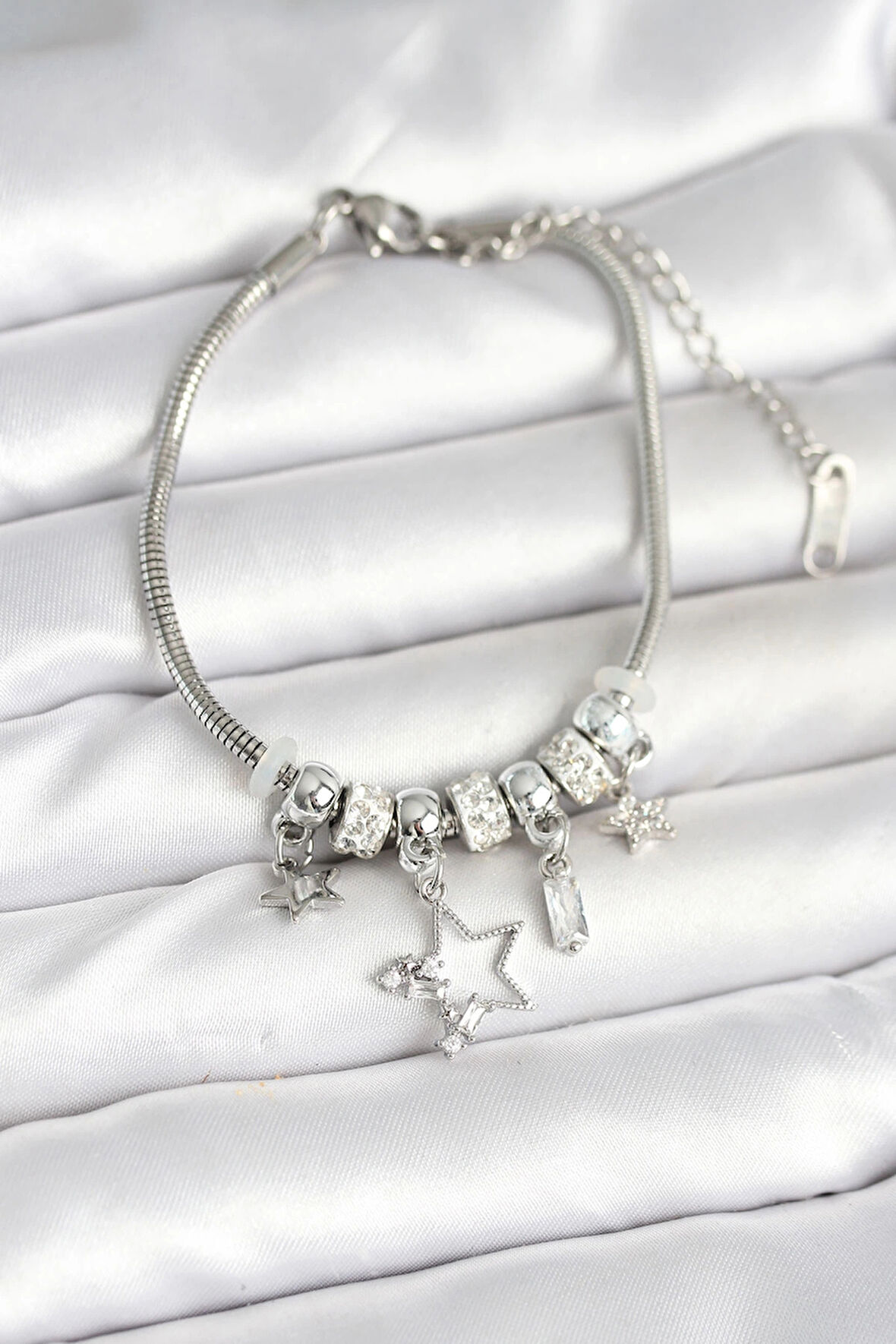 Dodes Pirinç Gümüş Renk Yıldız Charmlı Kadın Bileklik TG27BB7994