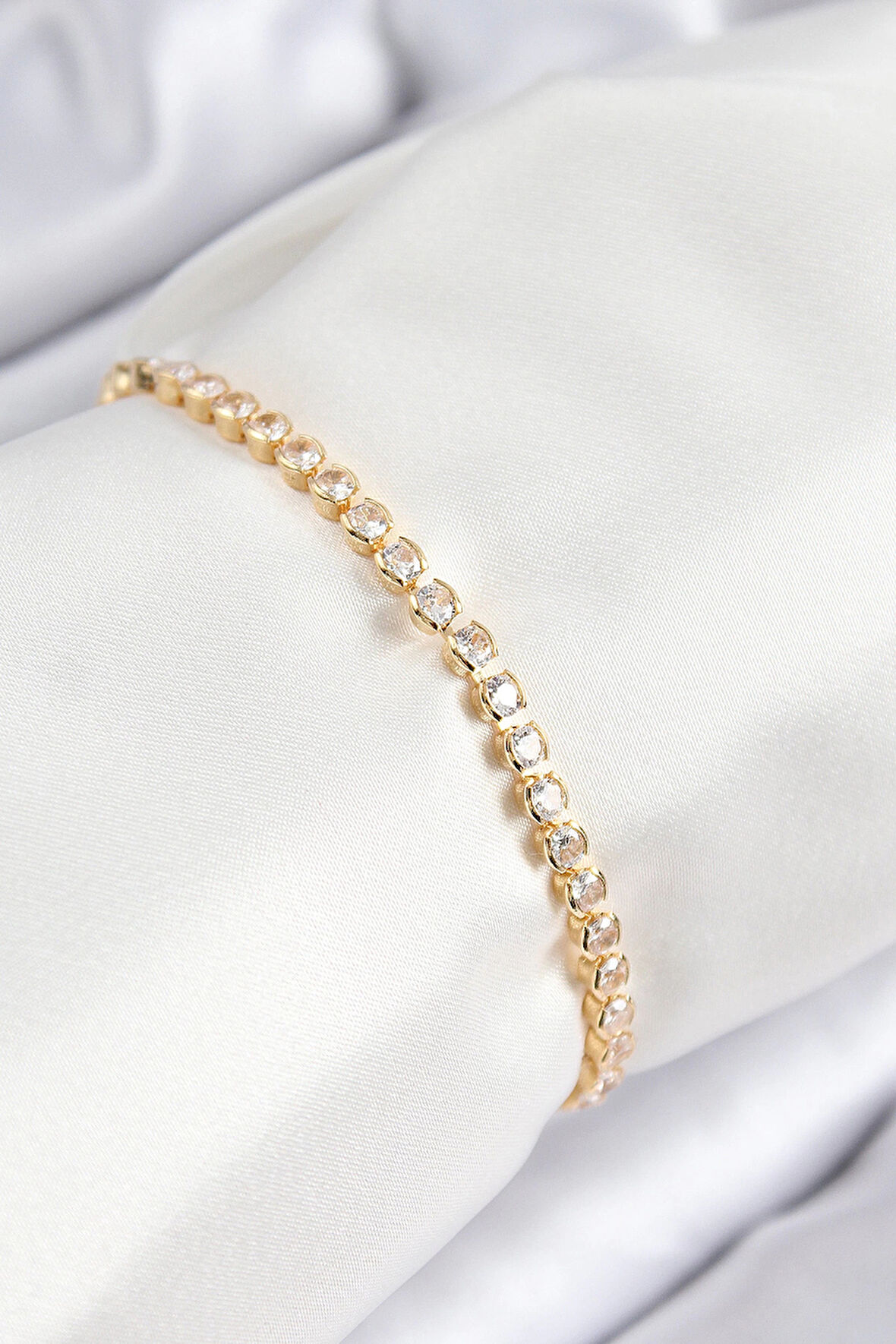 Dodes Pirinç Zirkon Taşlı Sıralı Model Gold Renk Asansörlü Kadın Bileklik TG27BB7727
