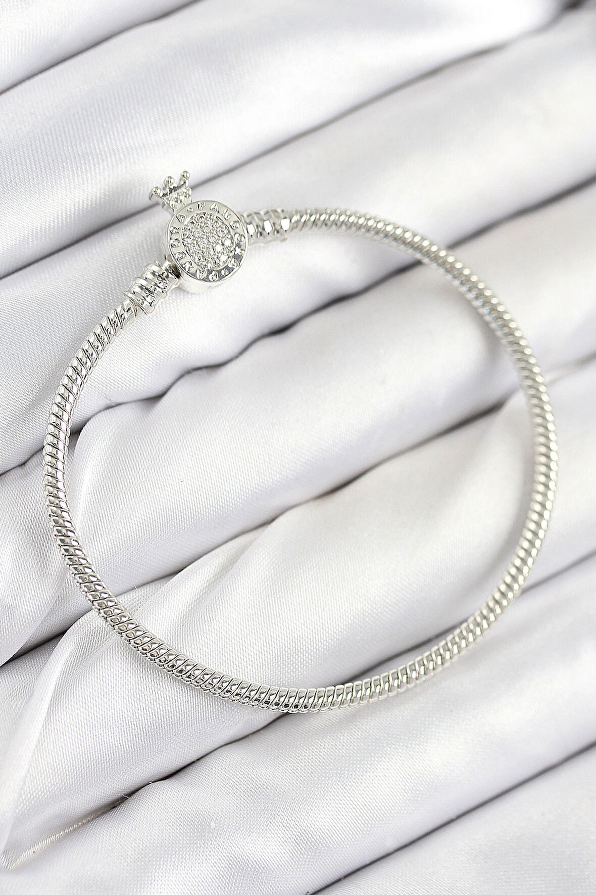 Dodes Dodes Pirinç Charm Zirkon Taşlı Taç Model Gümüş Renk Kadın Bileklik TG27BB7802