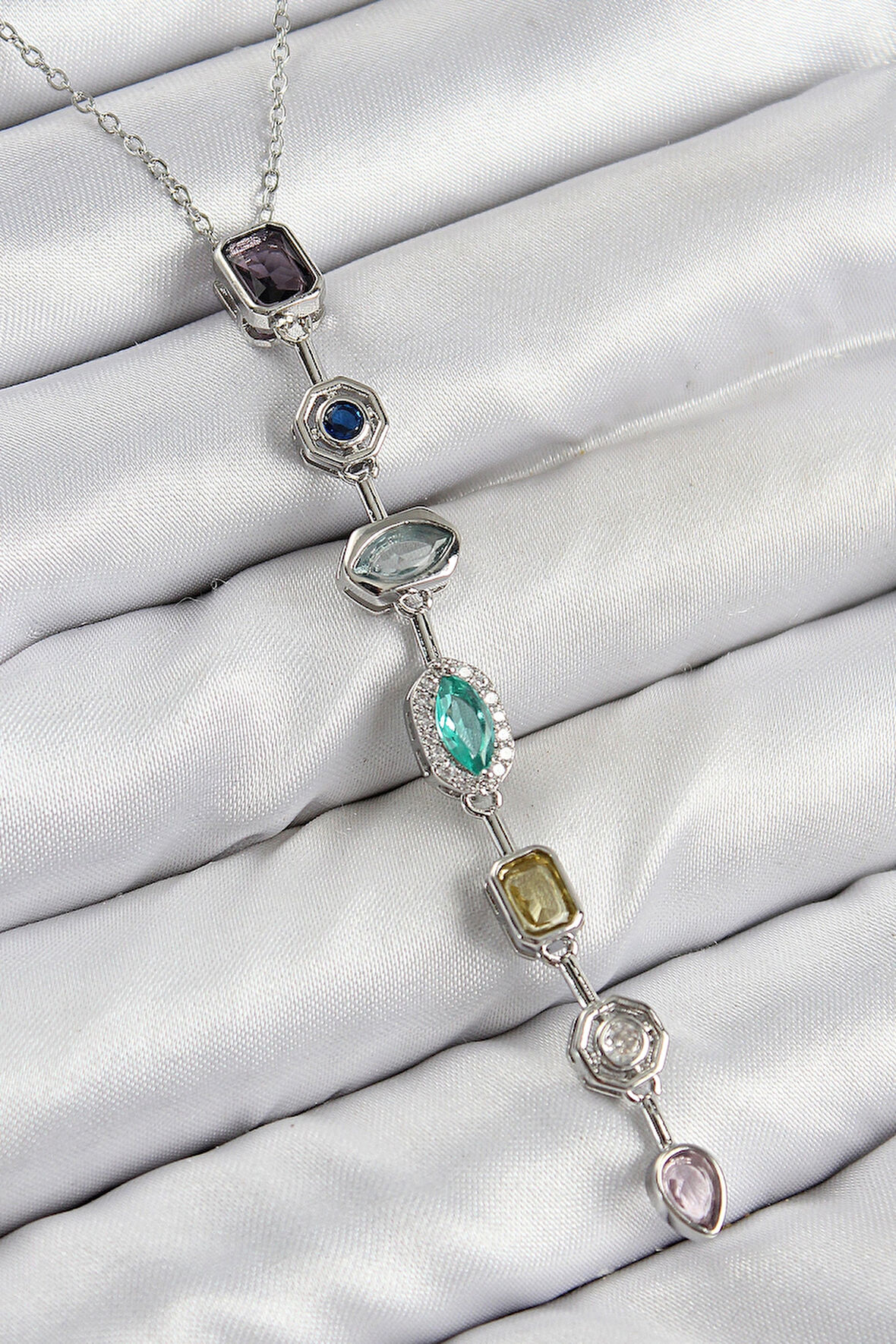 Dodes Dodes Pirinç Renkli Zirkon Taşlı Model Gümüş Renk 7 Element Kadın Y Kolye TG27BKO10440