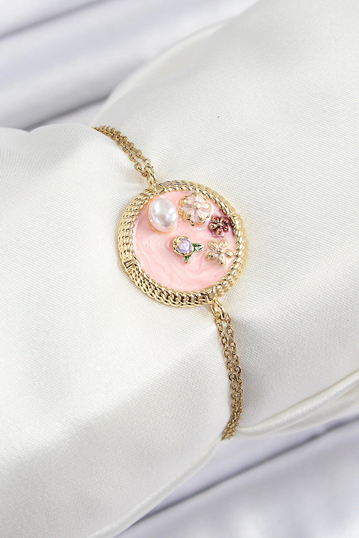 Dodes Dodes 316L Çelik Zincir Pembe Mineli Sanatsal Portre İnci Detaylı Çiçek Model Gold Renk Kadın Bileklik TG27BB7229