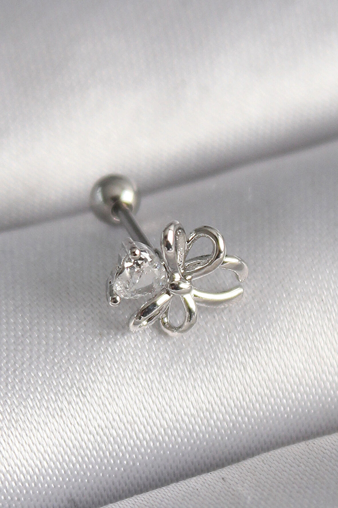 Dodes Dodes 316L Çelik Gümüş Renk Zirkon Taş Detay Kurdele Model Tragus Piercing TG27PR1289