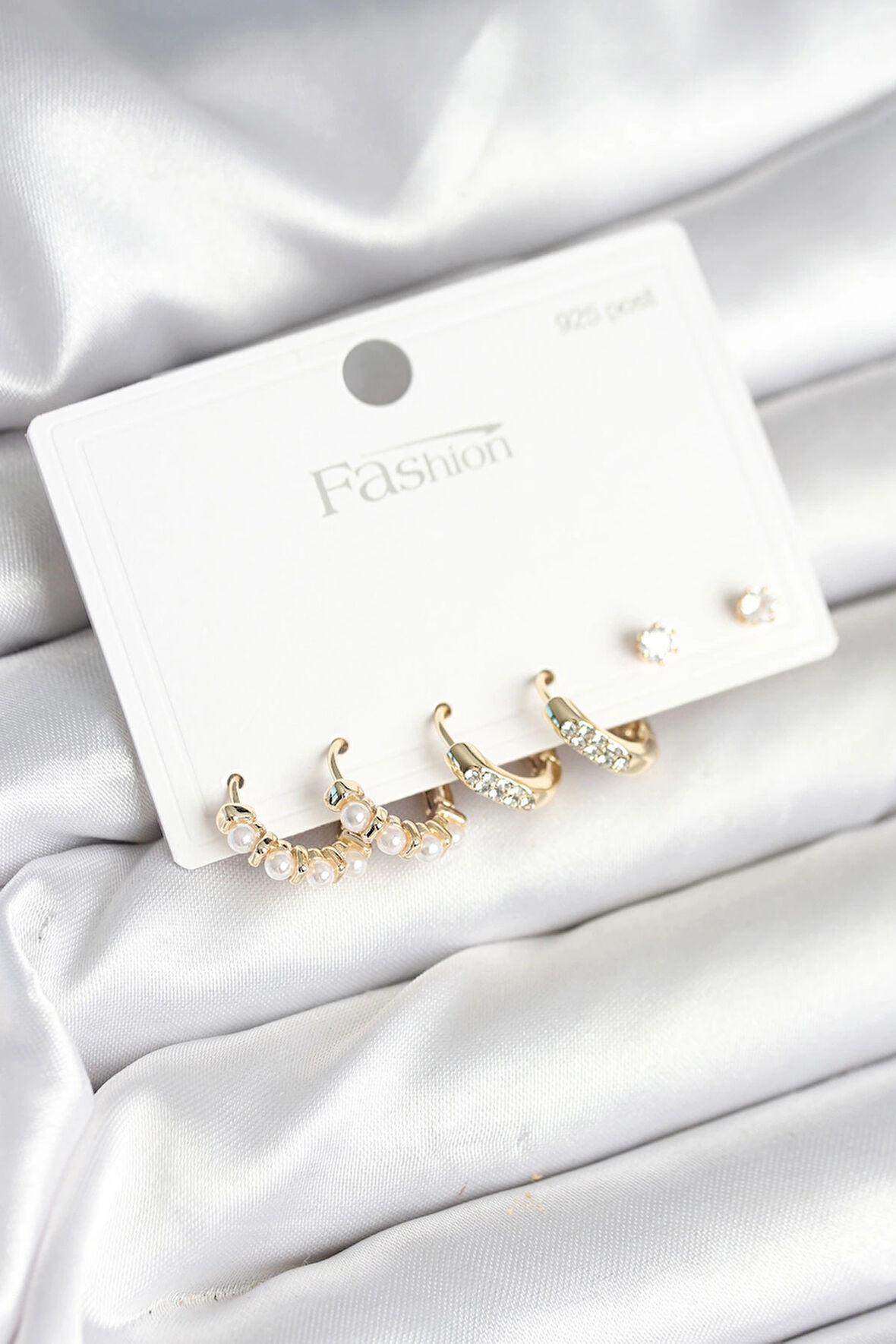 Dodes Dodes Pirinç Gold Renk Zirkon Taşlı ve İncili Model 925 Ayar Gümüş Çivi Kadın Küpe Seti TG27BKP11277