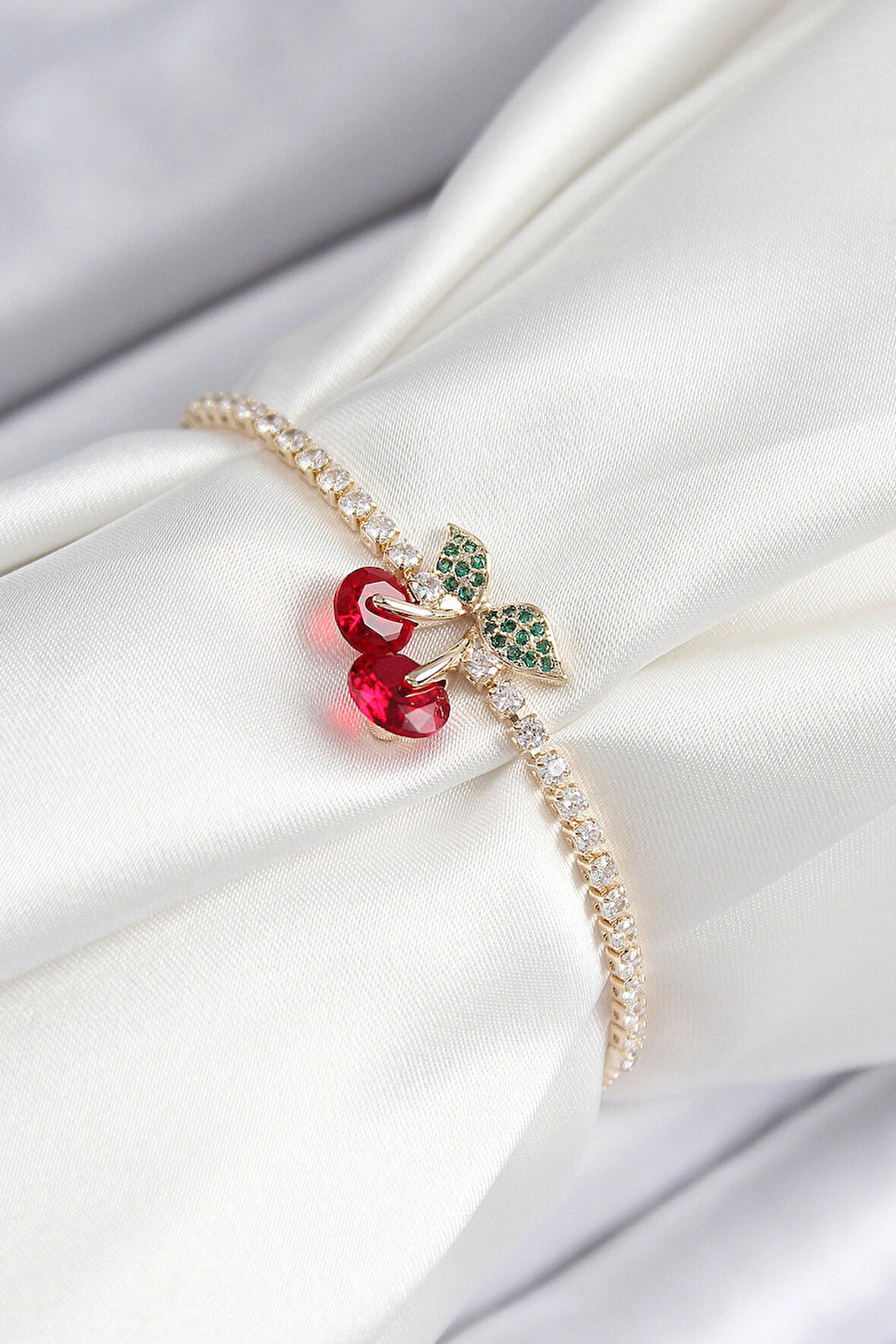 Dodes Dodes Pirinç Zirkon Taşlı Kiraz Model Gold Renk Asansörlü Kadın Bileklik TG27BB7455