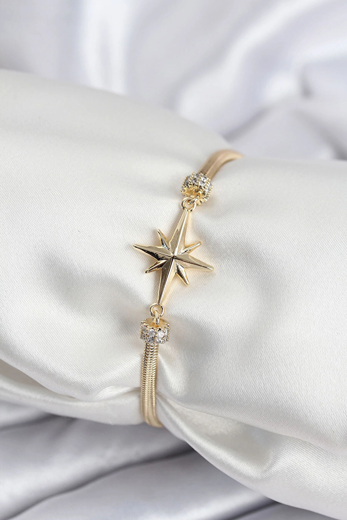 Dodes Dodes Pirinç VIP Seri Gold Renk Kutup Yıldızı Model Kadın Bileklik TG27BB7937