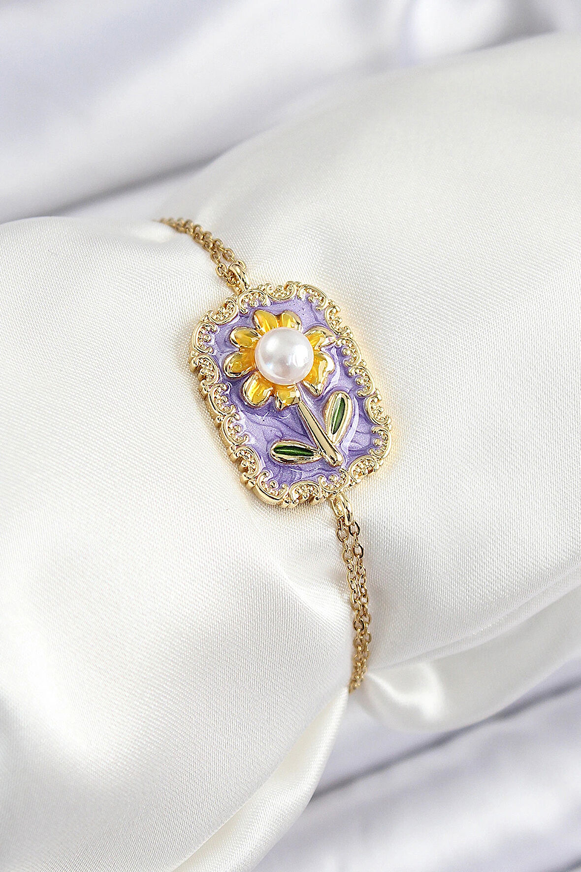 Dodes Dodes 316L Çelik Zincir Mor Mineli Sanatsal Portre İnci Detaylı Papatya Model Gold Renk Kadın Bileklik TG27BB7231