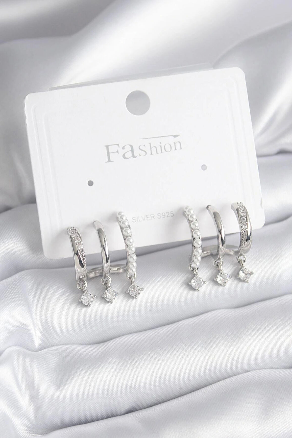 Dodes Dodes Pirinç Gümüş Renk Zirkon Taş Detay İncili Kadın Küpe TG27BKP9748