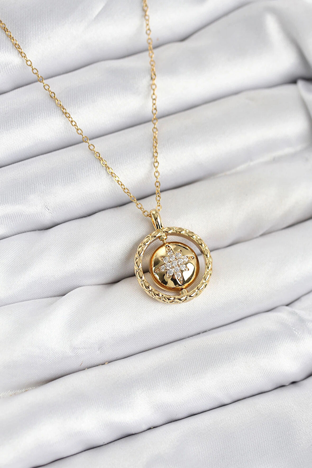 Dodes Dodes 316L Çelik Zincir Gold Renk Kutup Yıldızı Model Kadın Kolye TG27BKO10664