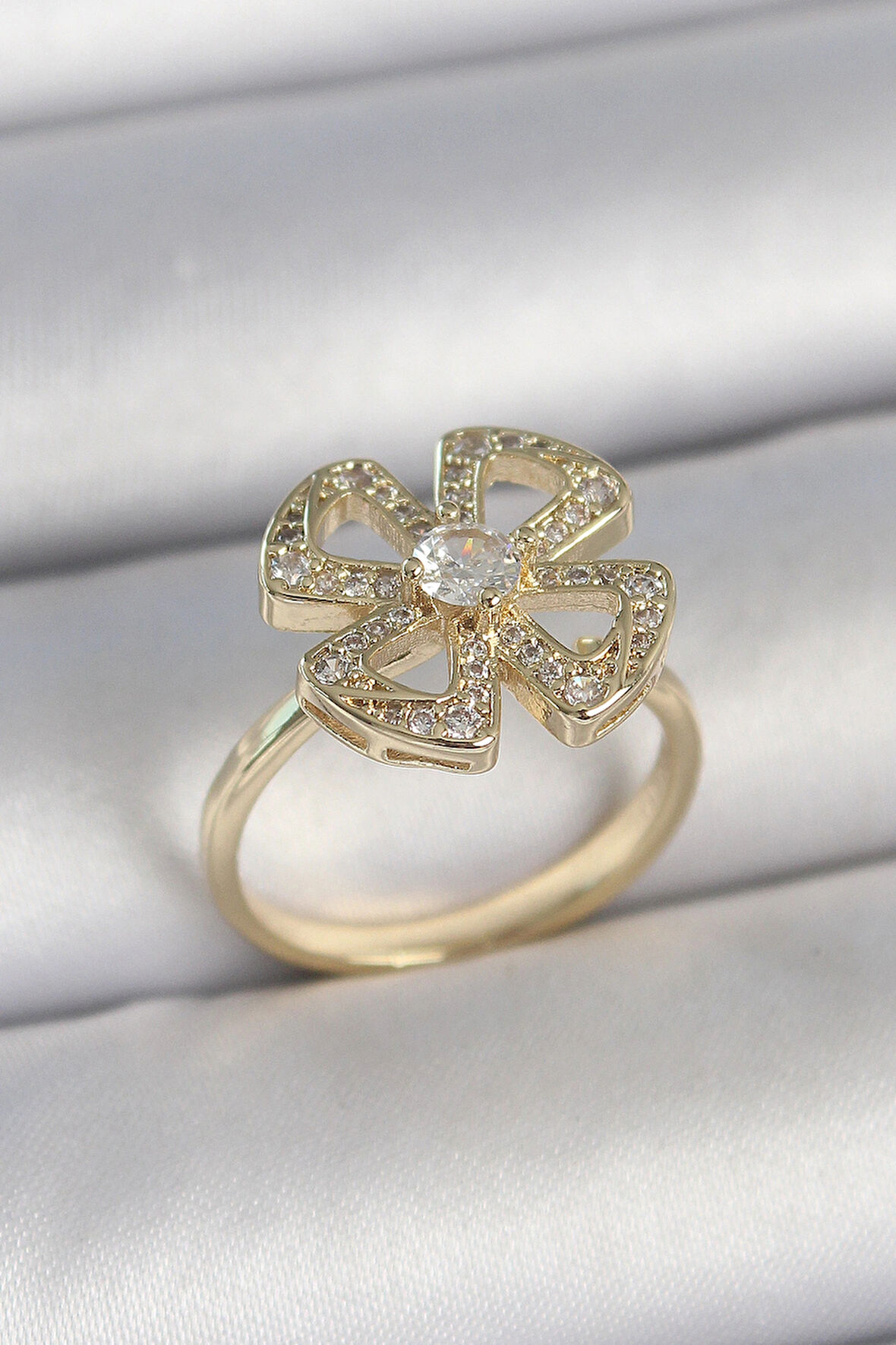 Dodes Dodes Pirinç Gold Renk Zirkon Taşlı Yonca Model Ayarlanabilir Kadın Yüzük TG27BYK3719