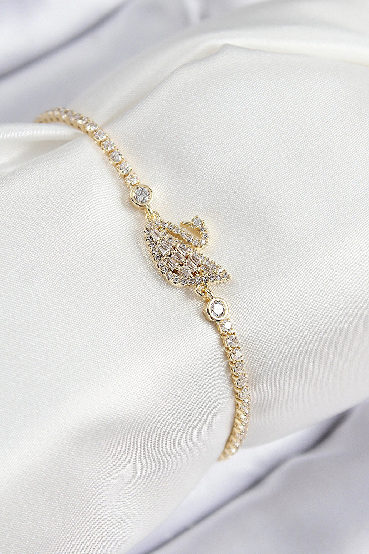 Dodes Dodes Pirinç Zirkon Taşlı Kuğu Model Gold Renk Kadın Bileklik TG27BB7691