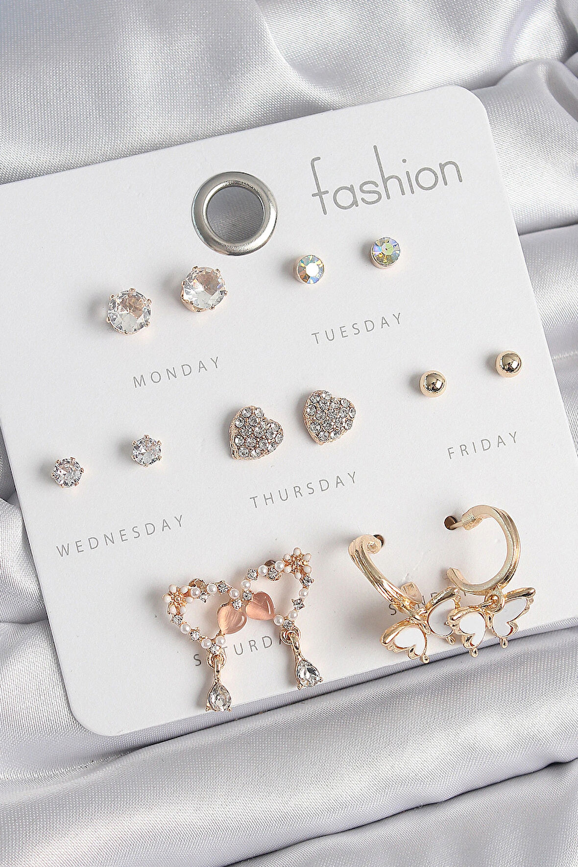 Dodes Dodes Pirinç Gold Renk Zirkon Taşlı Sallantılı Kalp Figür Kelebek Detay 7 Çift Kadın Küpe Seti TG27BKP10539