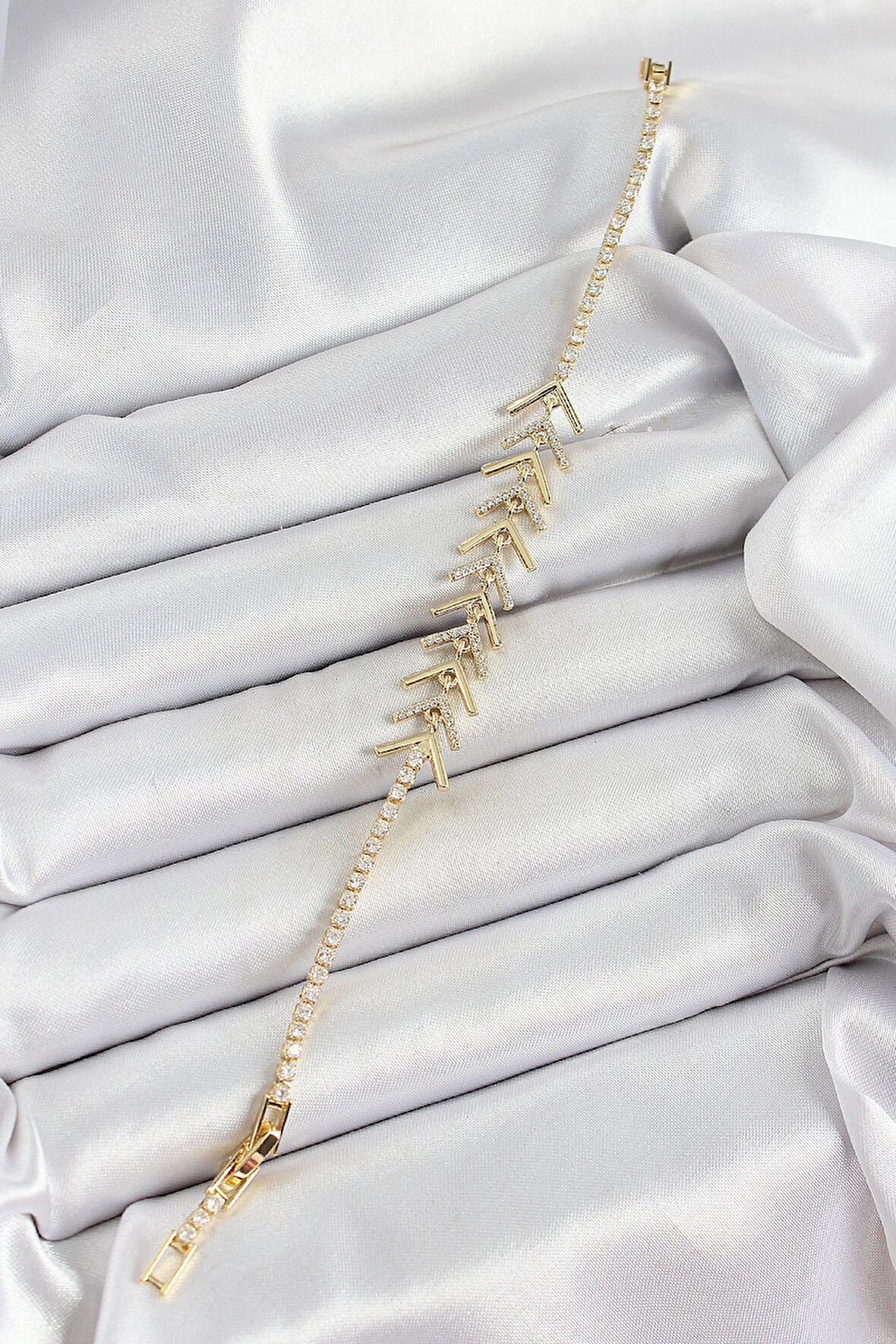 Dodes Dodes Pirinç Gold Renk Zirkon Taşlı Balık Sırtı Kadın Bileklik TG27BB7068