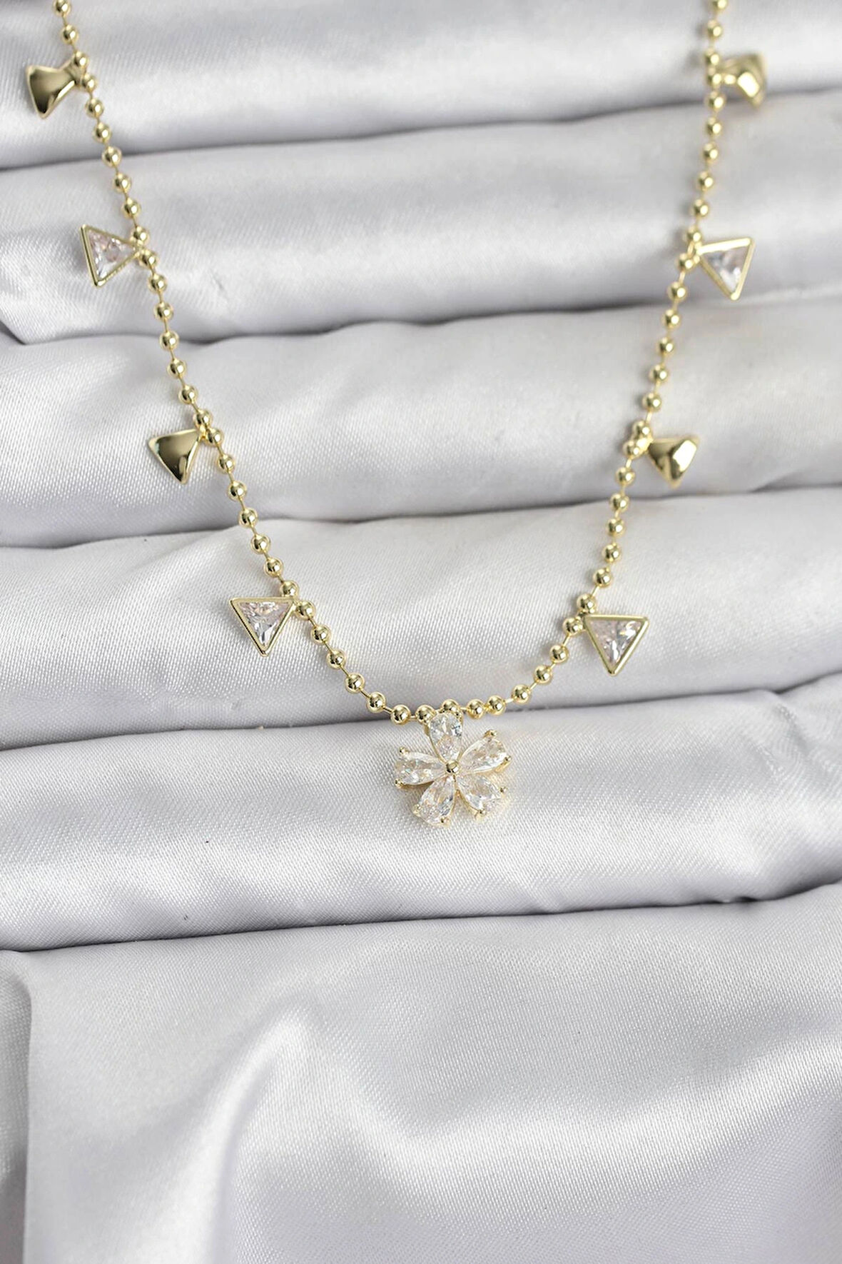 Dodes Dodes Pirinç Gold Renk Zirkon Taşlı Çiçek Model Kadın Kolye TG27BKO10642