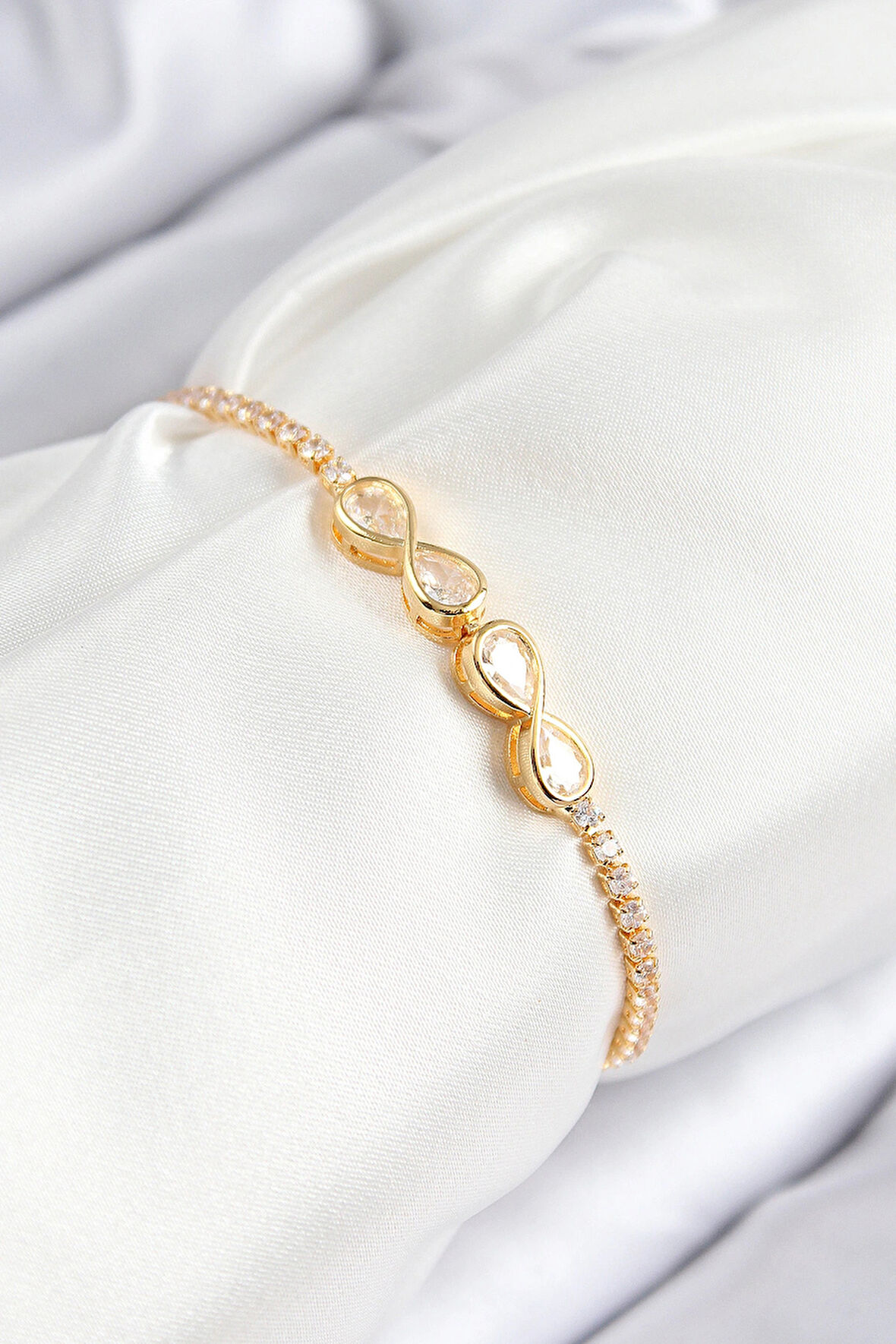 Dodes Dodes Pirinç Zirkon Taşlı Sonsuzluk Model Gold Renk Asansörlü Kadın Bileklik TG27BB7721