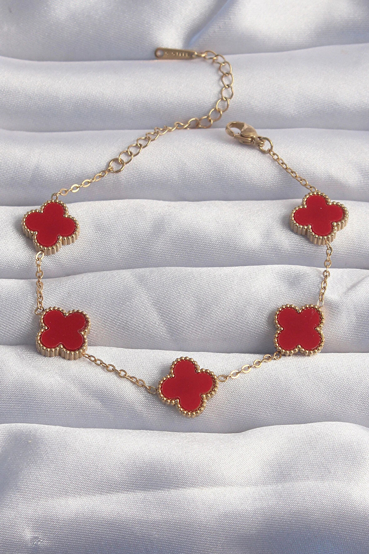 Dodes Dodes 316L Çelik Gold Renk Kırmızı Mineli Yonca Bileklik TG27BB6264