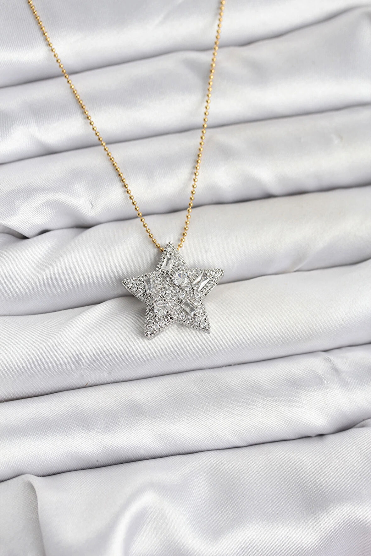 Dodes Dodes 316L Çelik Zincir Gold Renk Zincirli Gümüş Yıldız Model Kadın Kolye TG27BKO10680