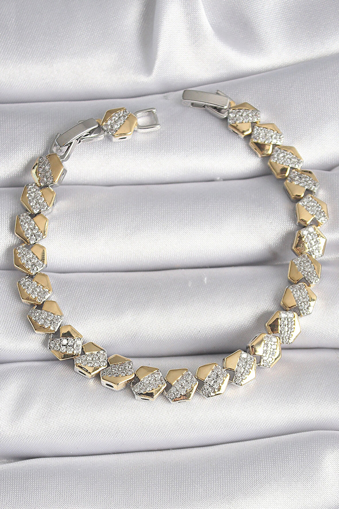 Dodes Dodes Pirinç Mix Renk Kalp Model Zirkon Taşlı VIP Seri Kadın Bileklik TG27BB6494