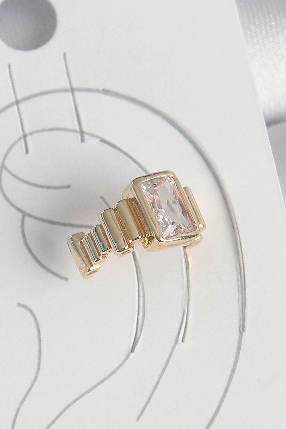 Dodes Dodes Pirinç Gold Renk Kare Zirkon Taşlı Kadın Kıkırdak Küpe TG27BKP10586